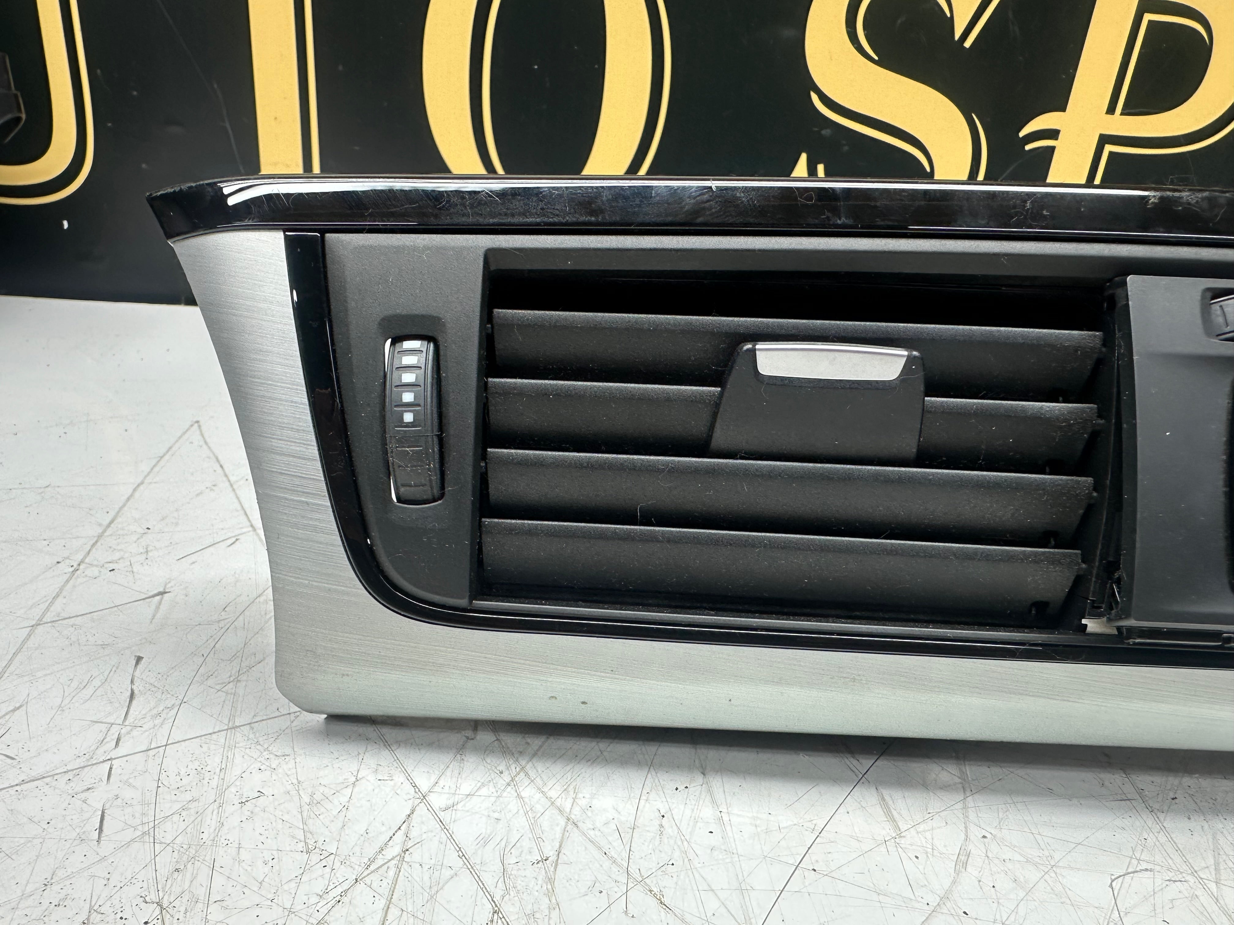 BMW 4 Series F30 F32 F36 Dashboard Trim Cover and Grilles (6827342-02)