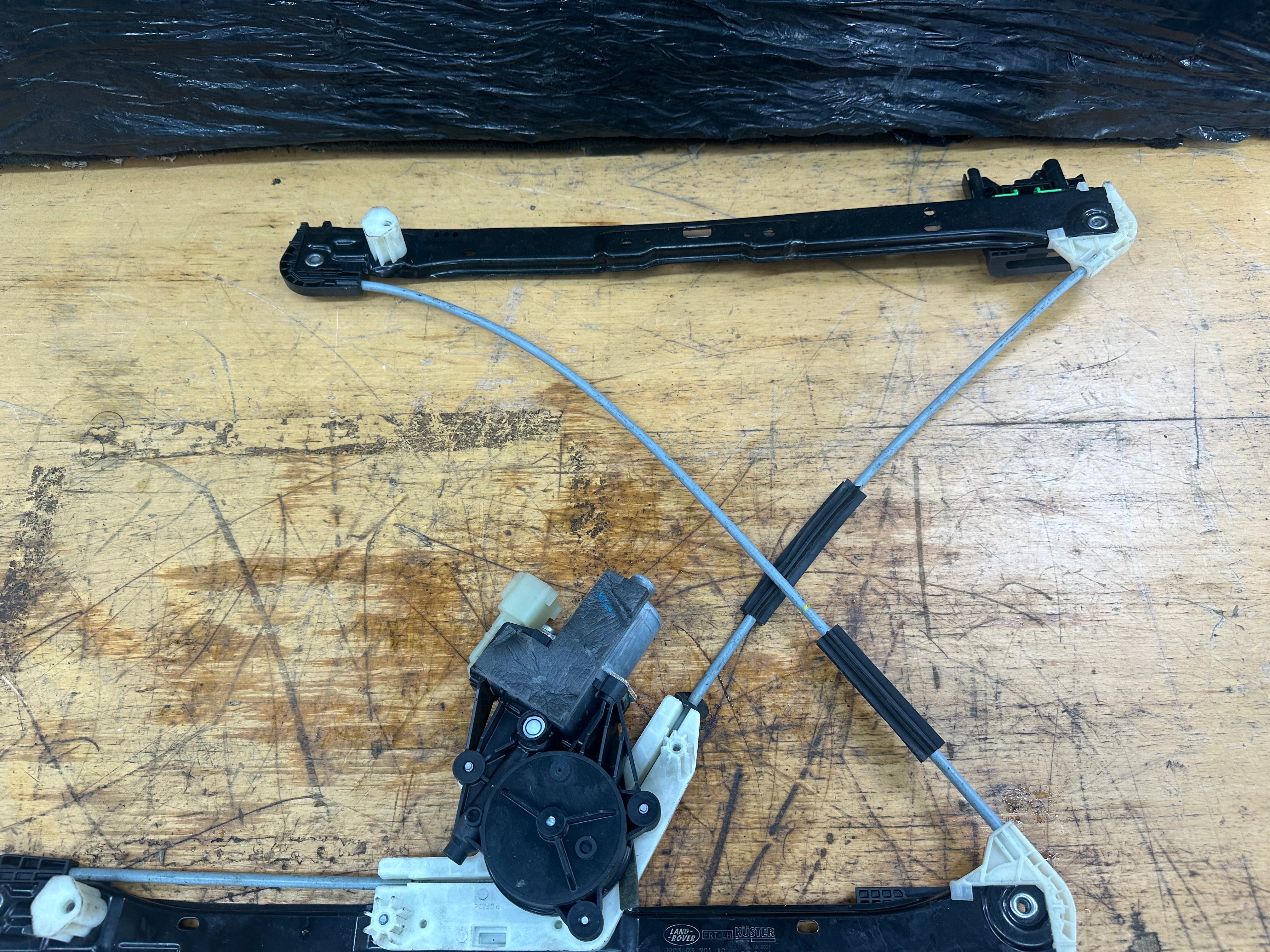 Land Rover F-Pace Front Left N/S/F Window Regulator (0130822792) (840368008)