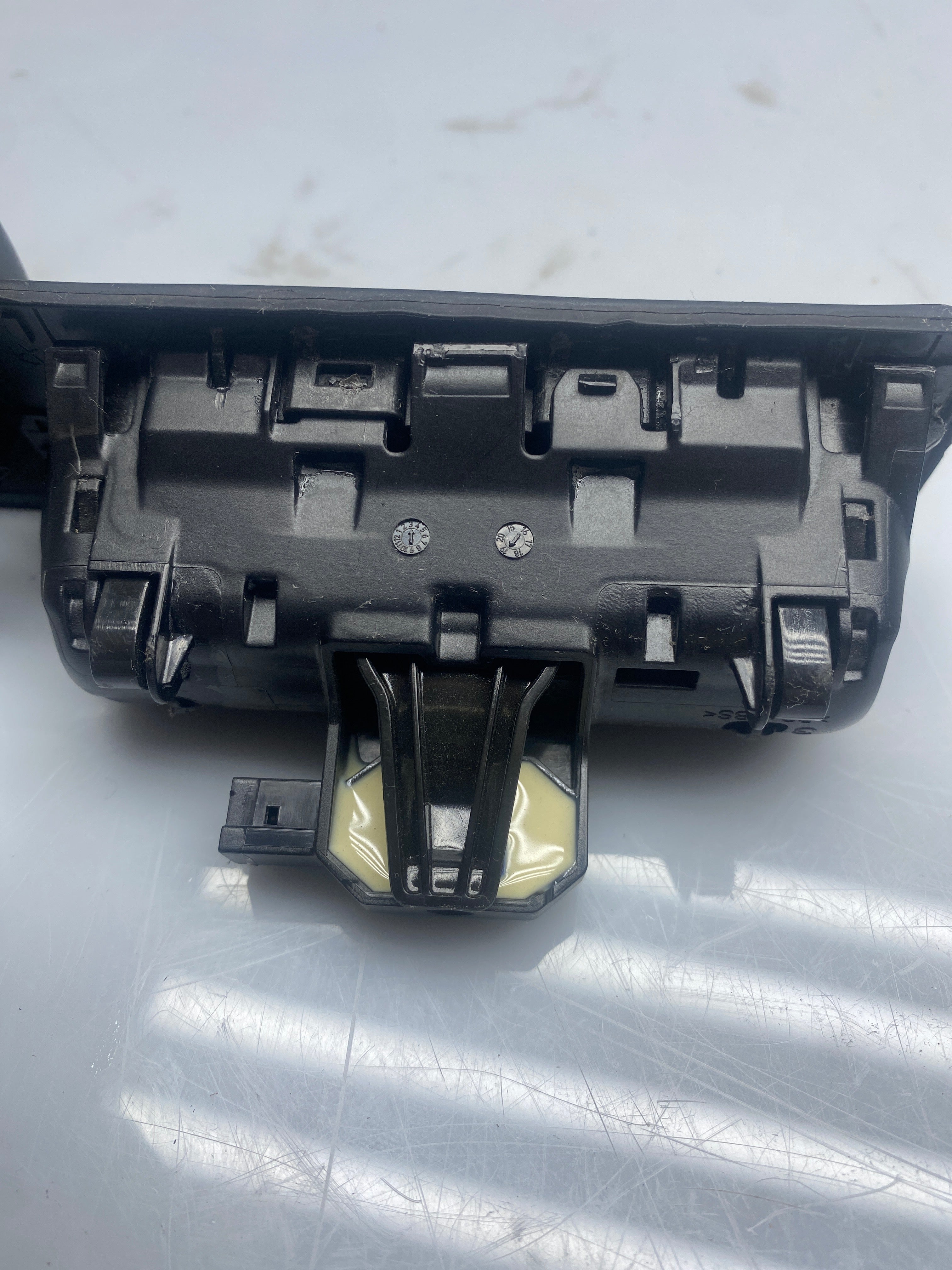 BMW 3 Series G20 G21 Tailgate Release Control Switch Handle 2019–2023 (7405634)