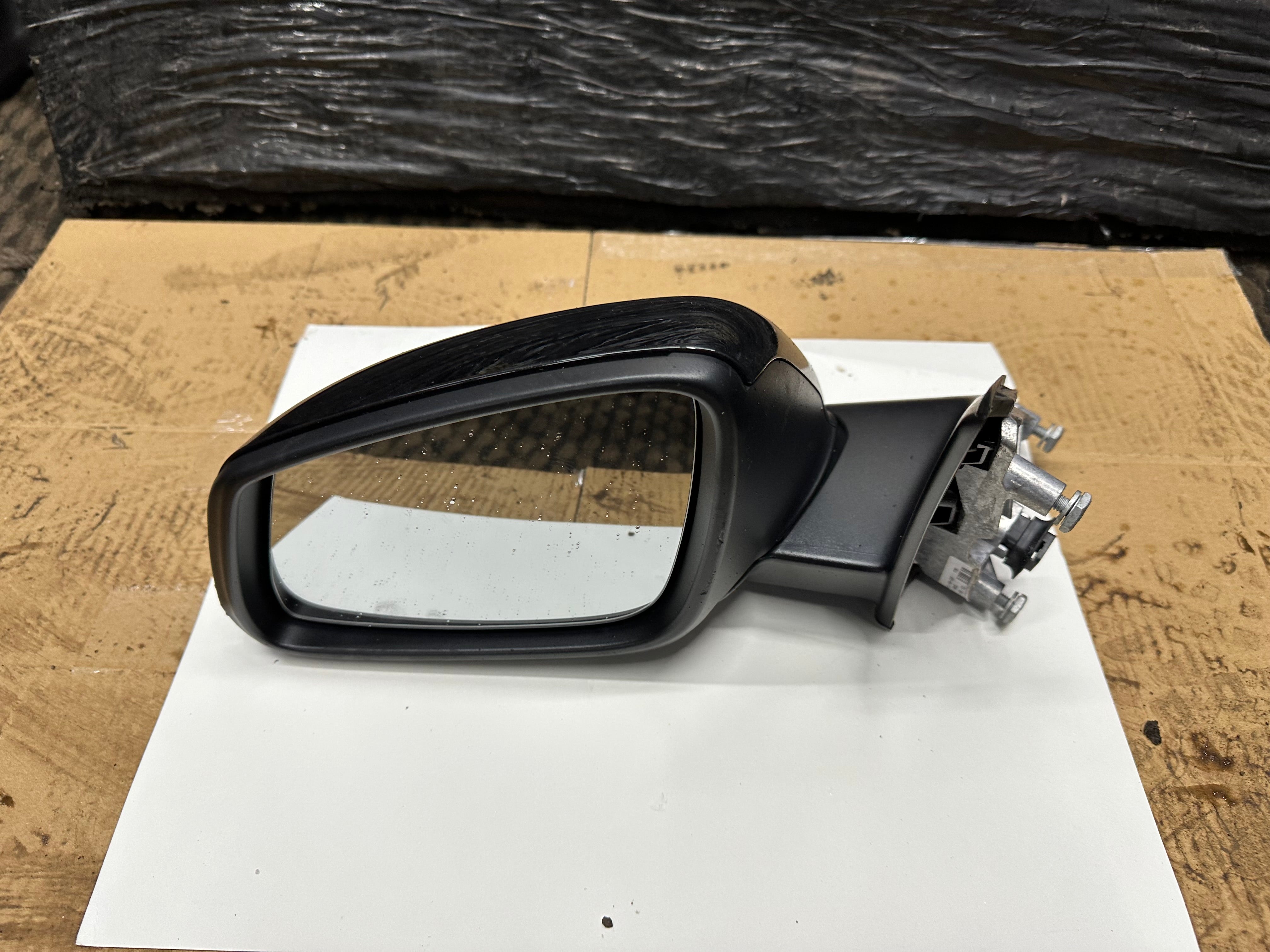 BMW X1 F48 2021  Left Passenger N/S Wing Mirror 5-Pin Plug (233656069)