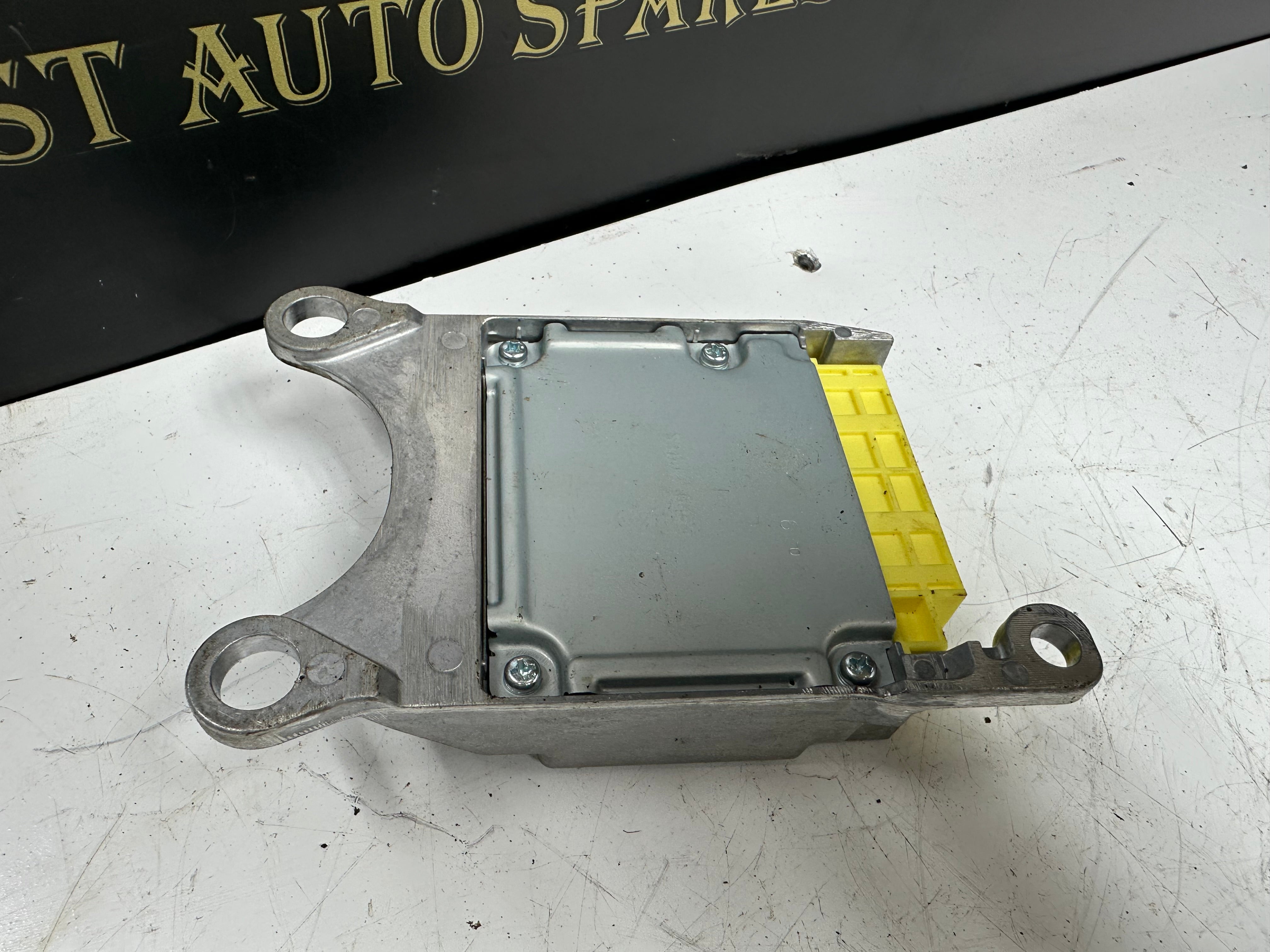 Toyota Yaris RU Airbag Restraint Control Module (231000-6300)