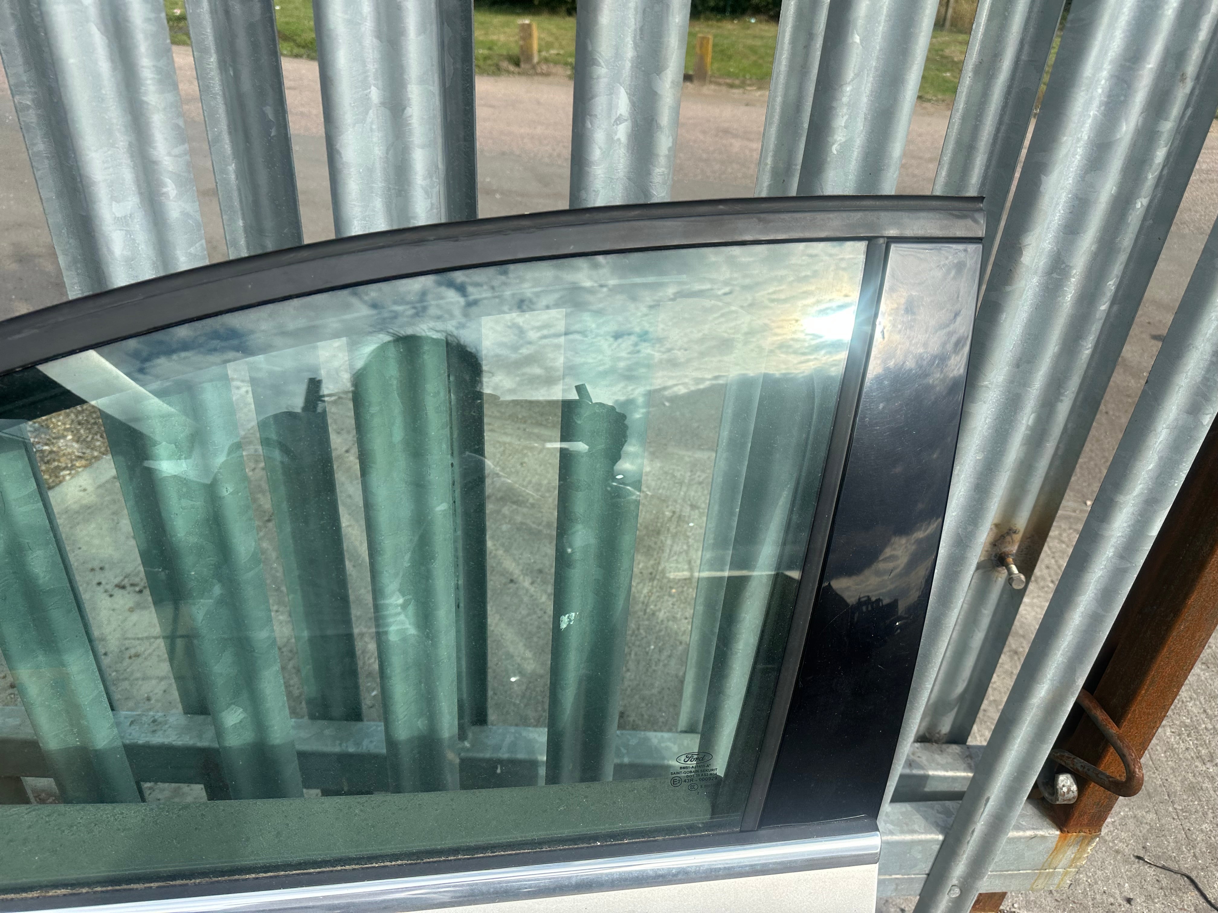 Ford Focus Titanium 2012–2018 Left Front Passenger Door (N/S/F)