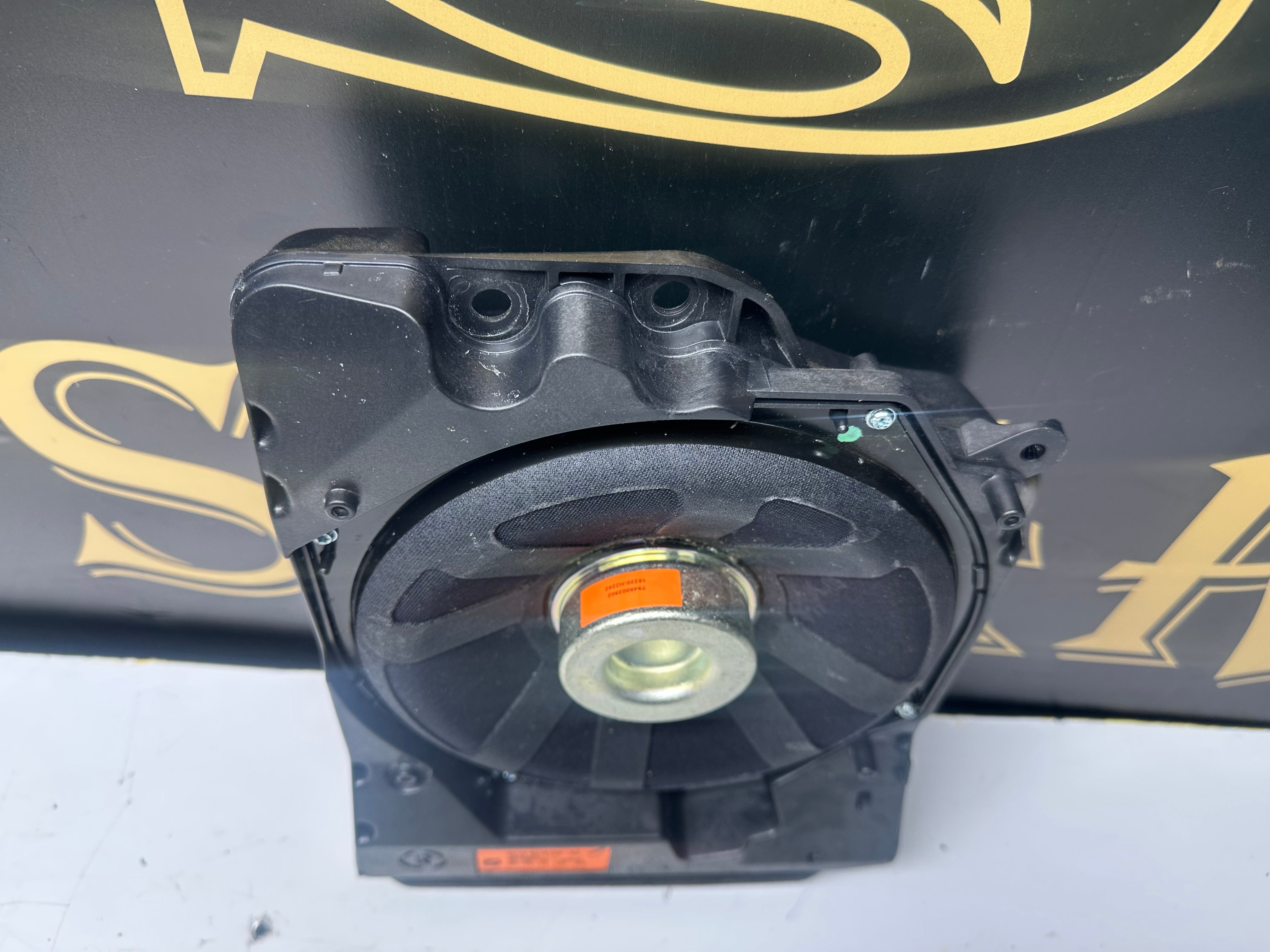 BMW 4 Series Harman Kardon Subwoofer Speakers Set (65139210151-04) (65139210152-04)