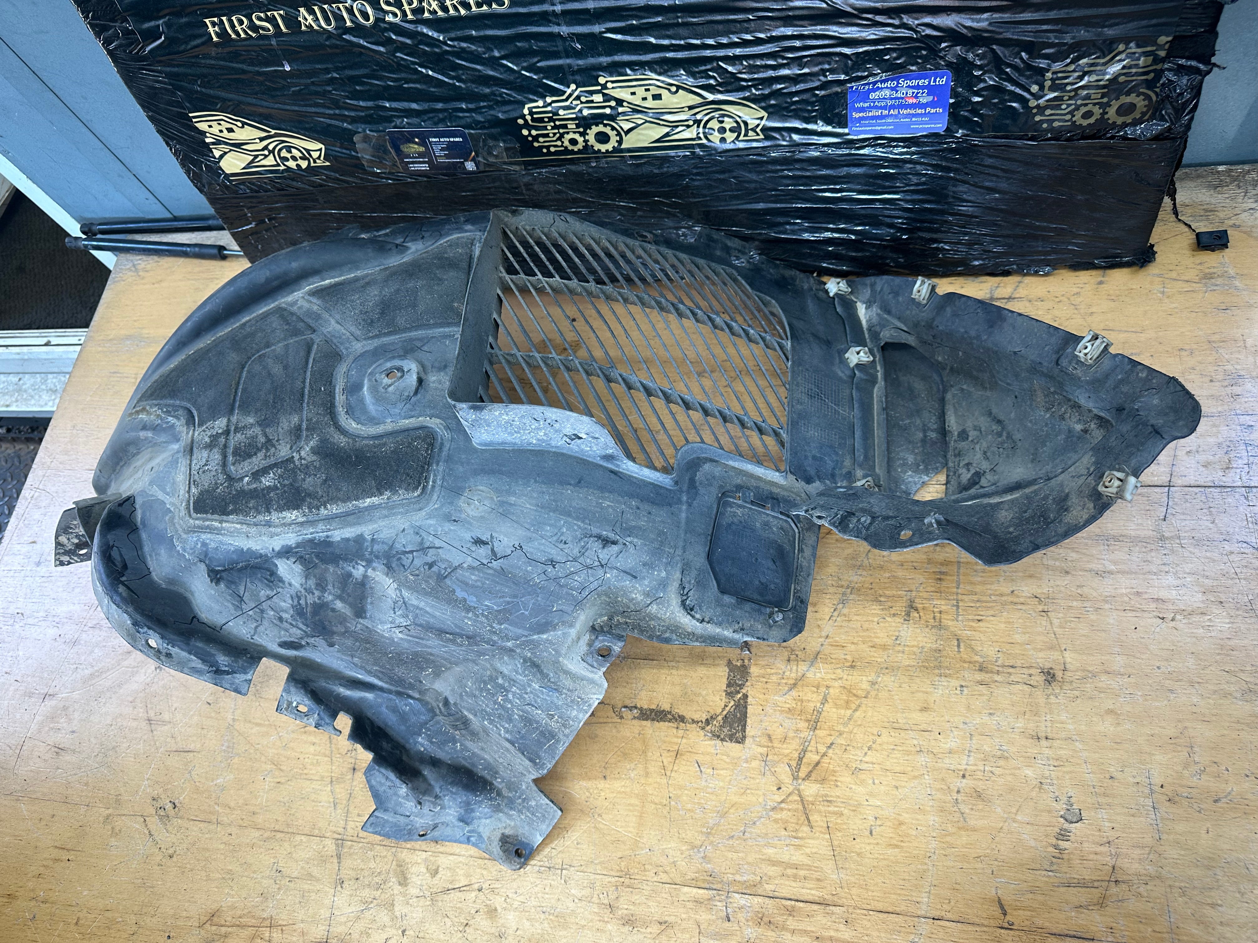 BMW X5 Driver Right Front Wheel Arch Liner Cover (51717325405) (108341-10)