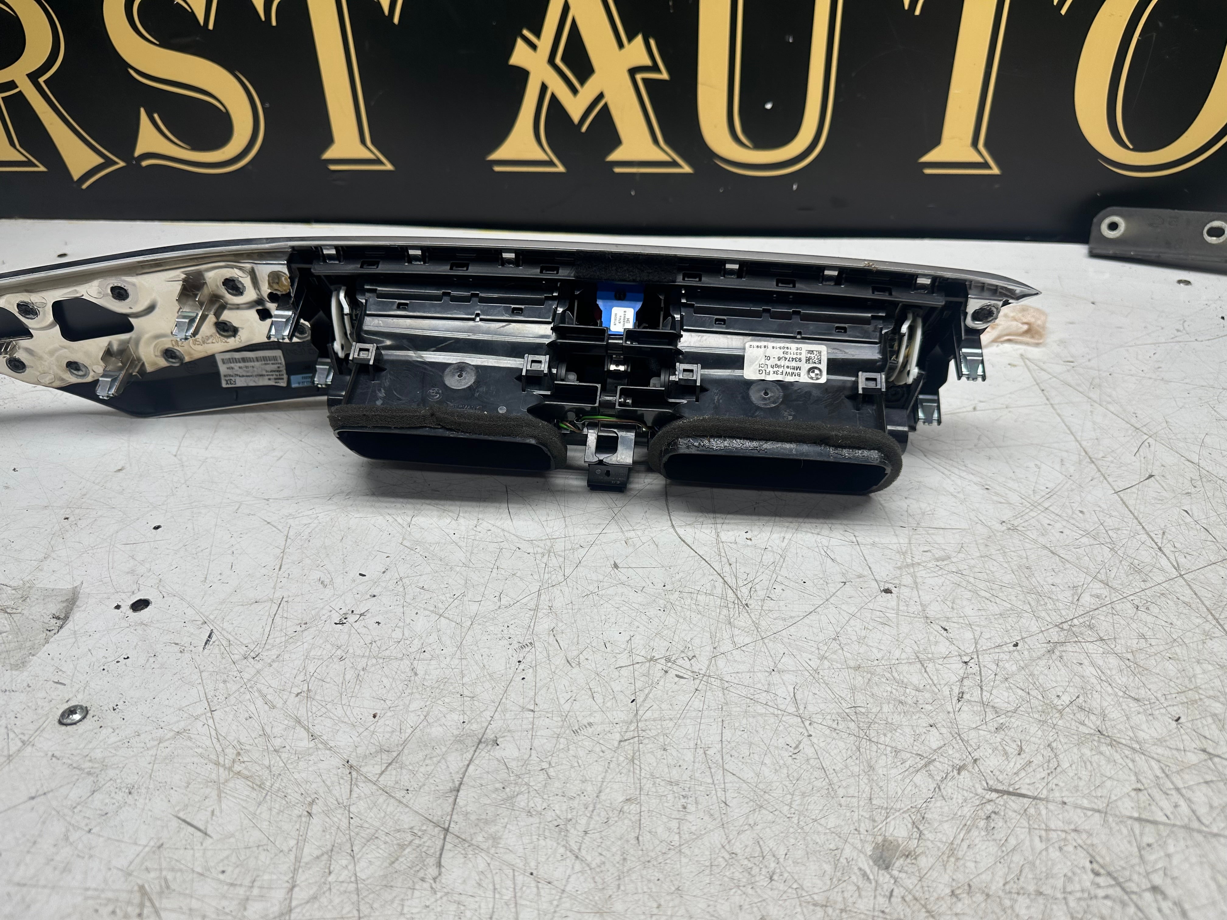 BMW 3 Series F30 Dashboard Centre Air Vent & Trim Cover (6830585)