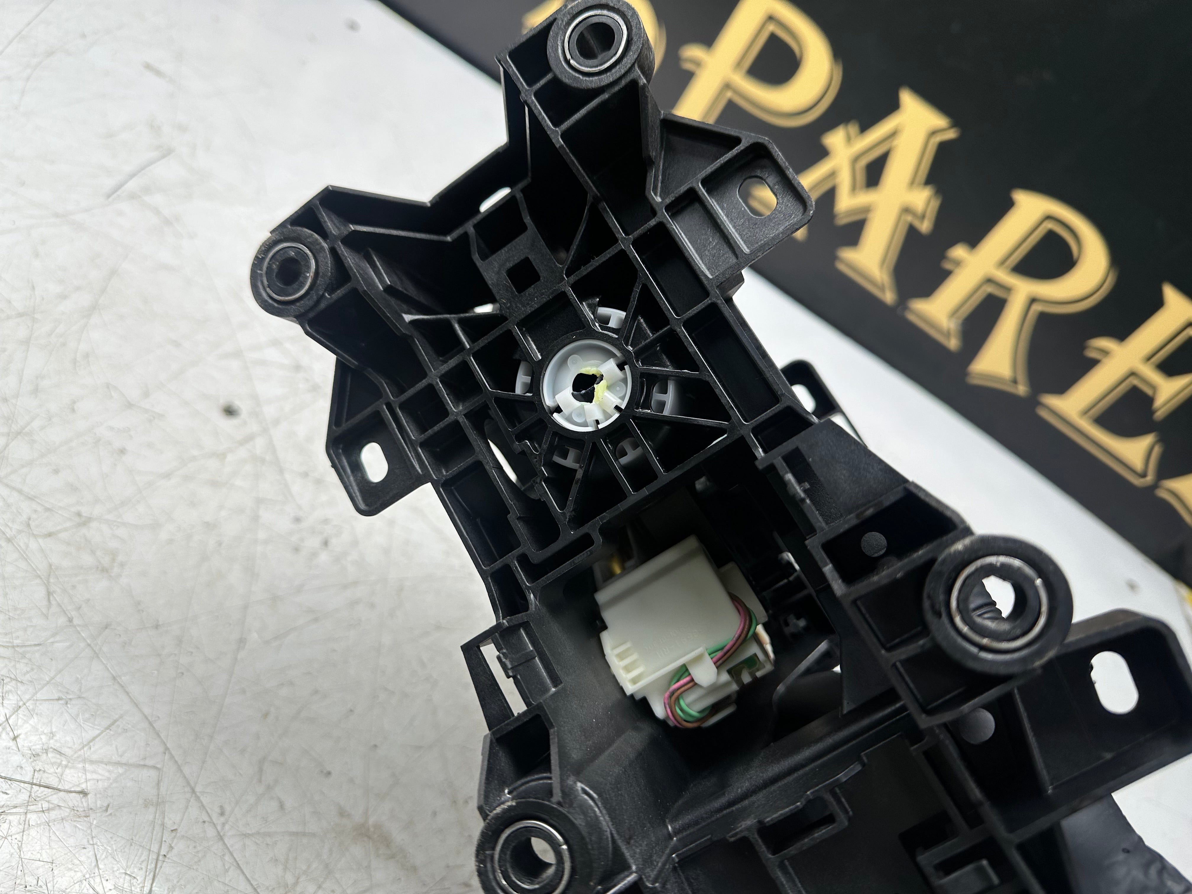 Toyota C-HR 2016-23 Gear Selector Shifter Mechanism (75G591-RHD)