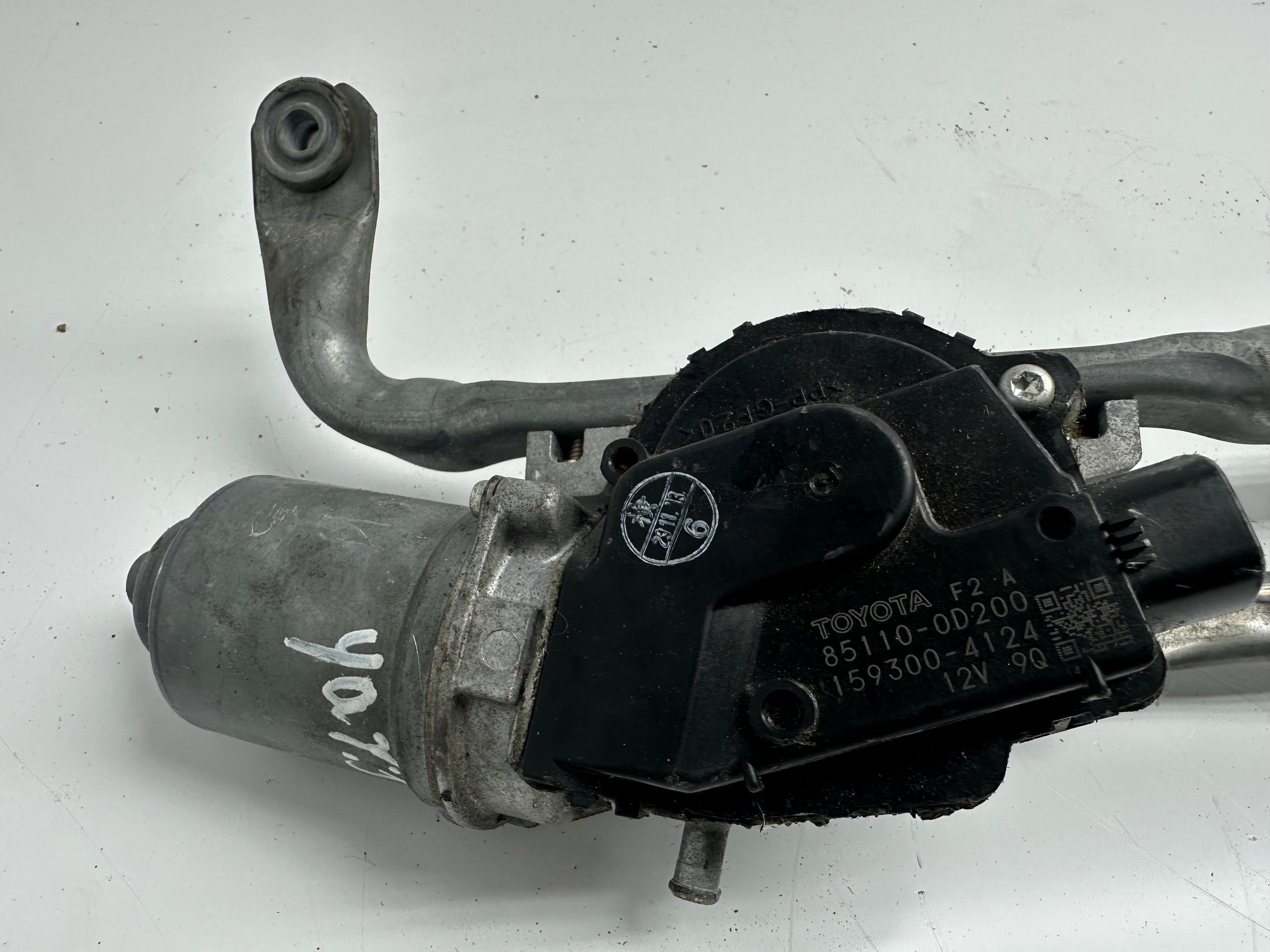Toyota Yaris Front Wiper Motor & Linkage (85110-0D200, 159300-4124)