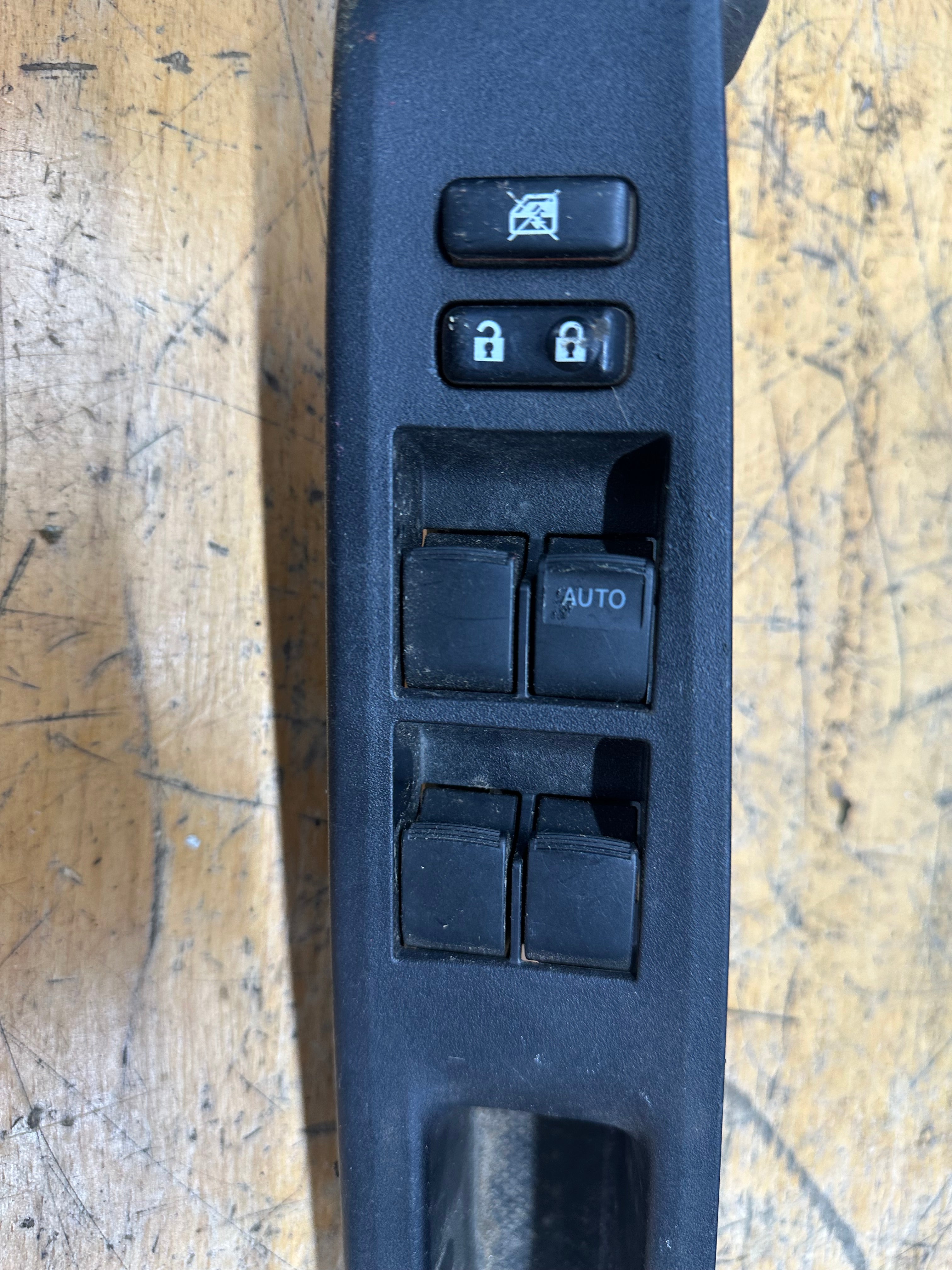 Toyota Yaris 2014 Front Right Driver’s Window Control Switch (74231-0D310)