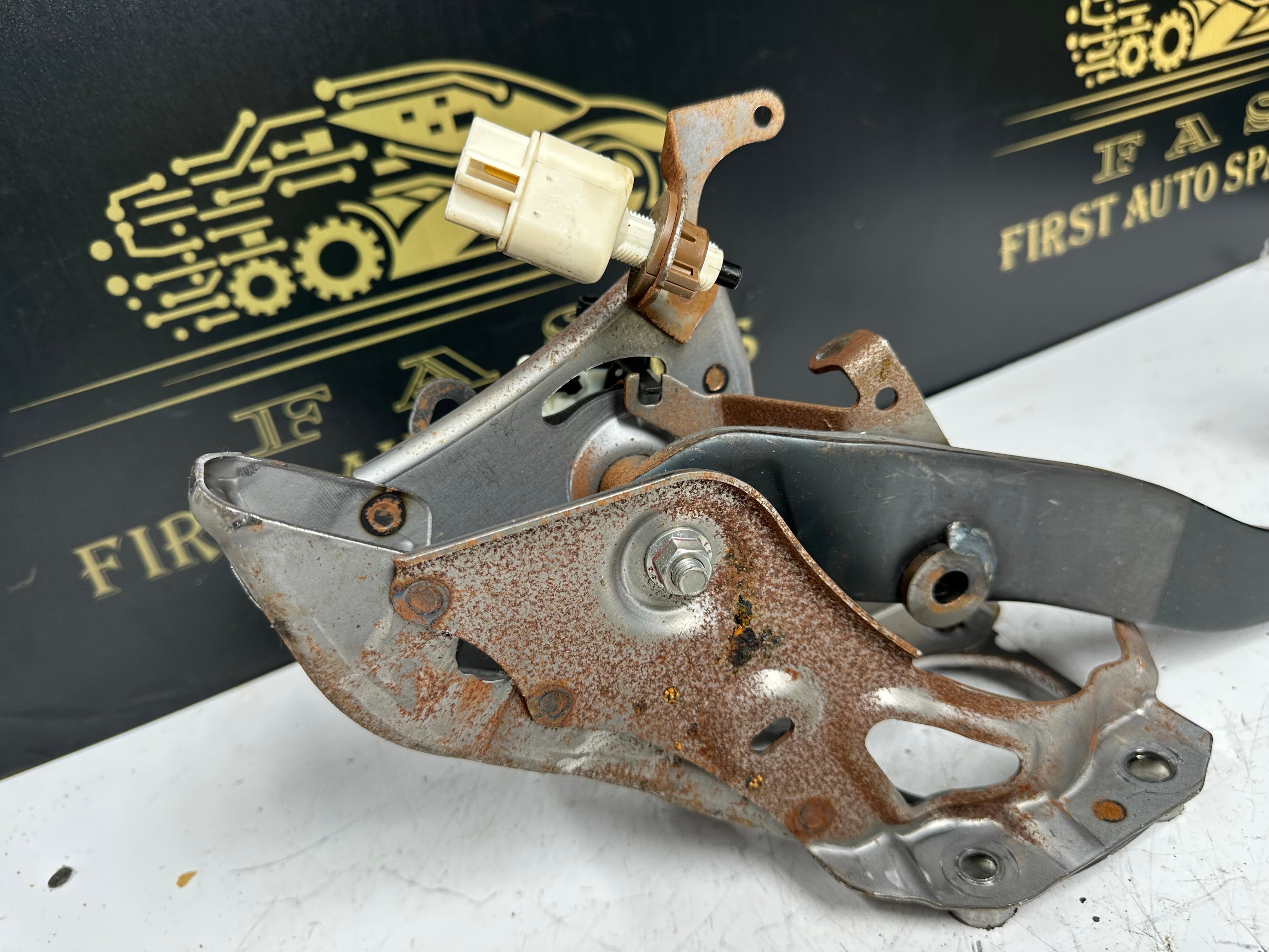 Toyota Prius Plus 2012-2017 Hatchback Brake Pedal and Sensor (89510-20041)