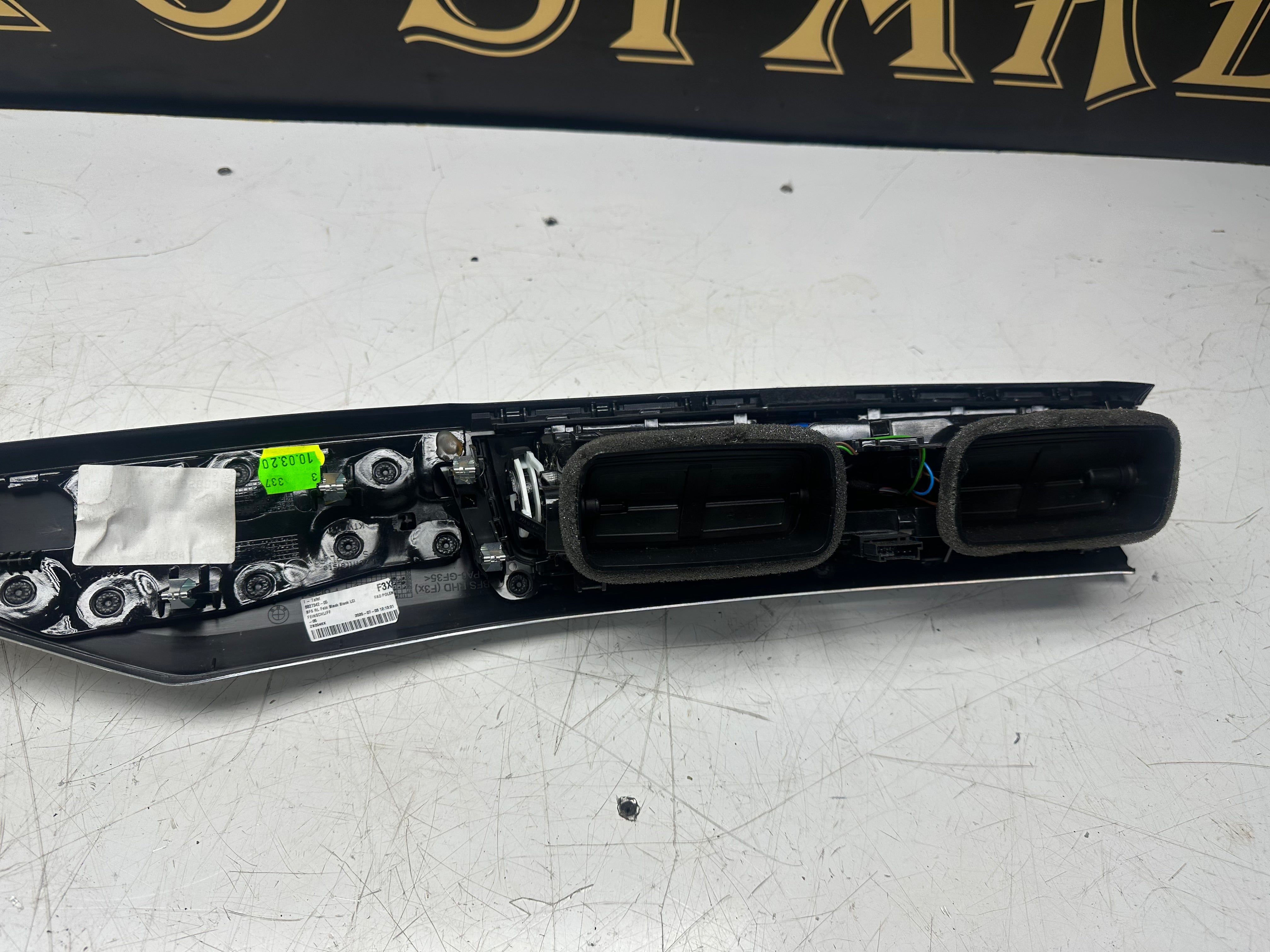 BMW 4 Series F30 F32 F36 Dashboard Trim Cover and Grilles (6827342-02)