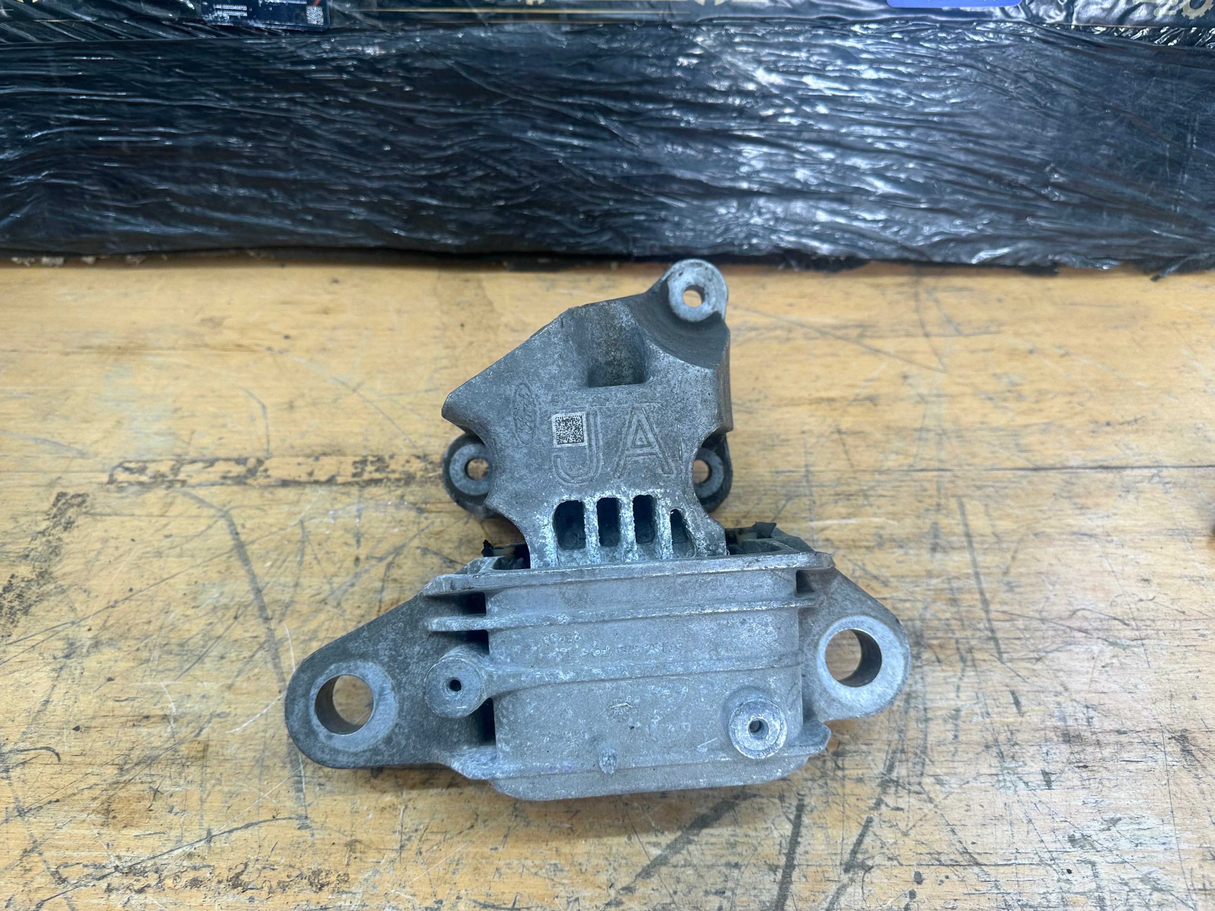 Ford Focus 2019 1.0 Petrol Gearbox Mount (JX61-7M121-AD)
