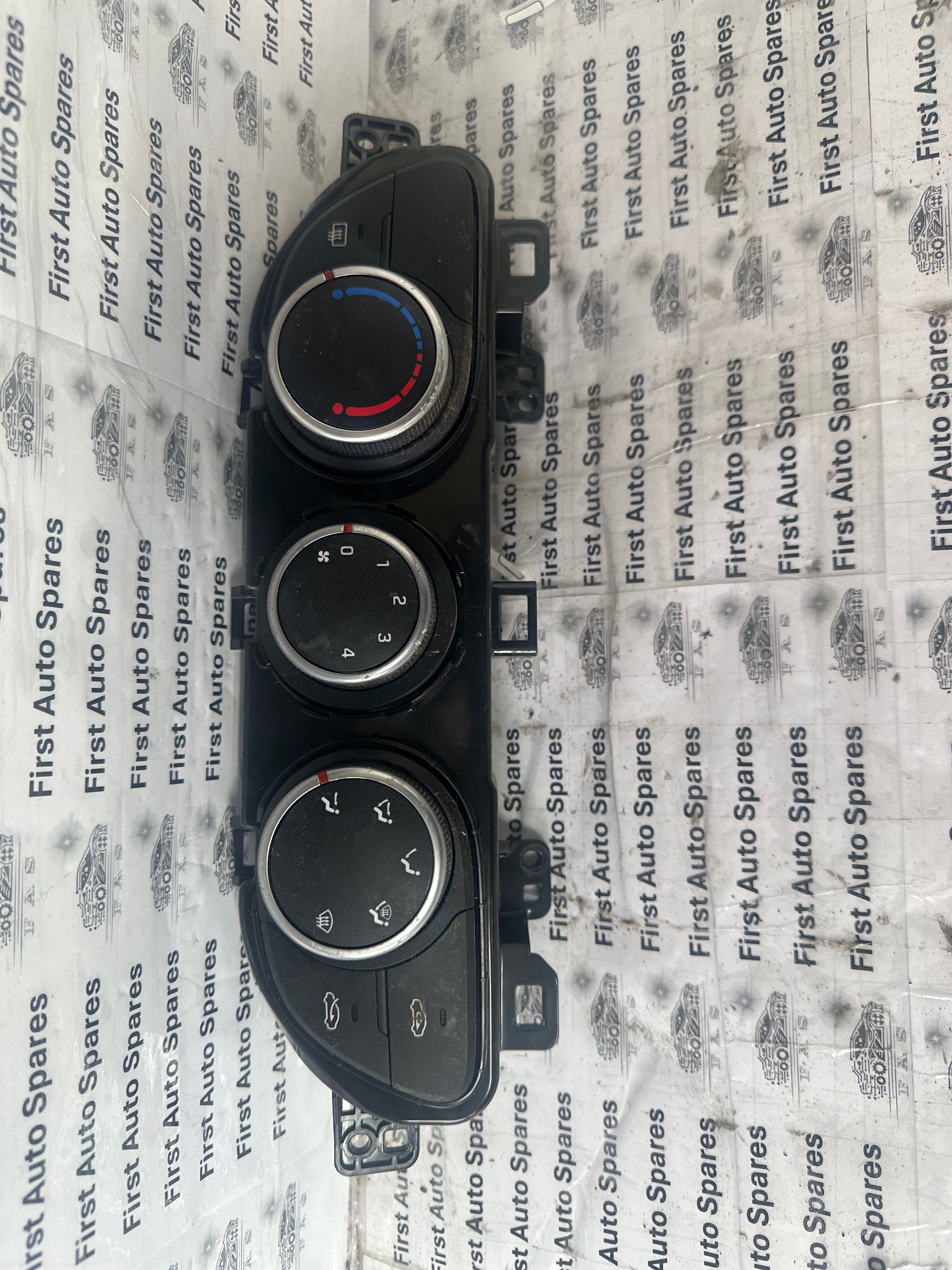 Hyundai i10 2016 MK2 Heater / AC Controller (97250-B9300) (97250-B9XXX)