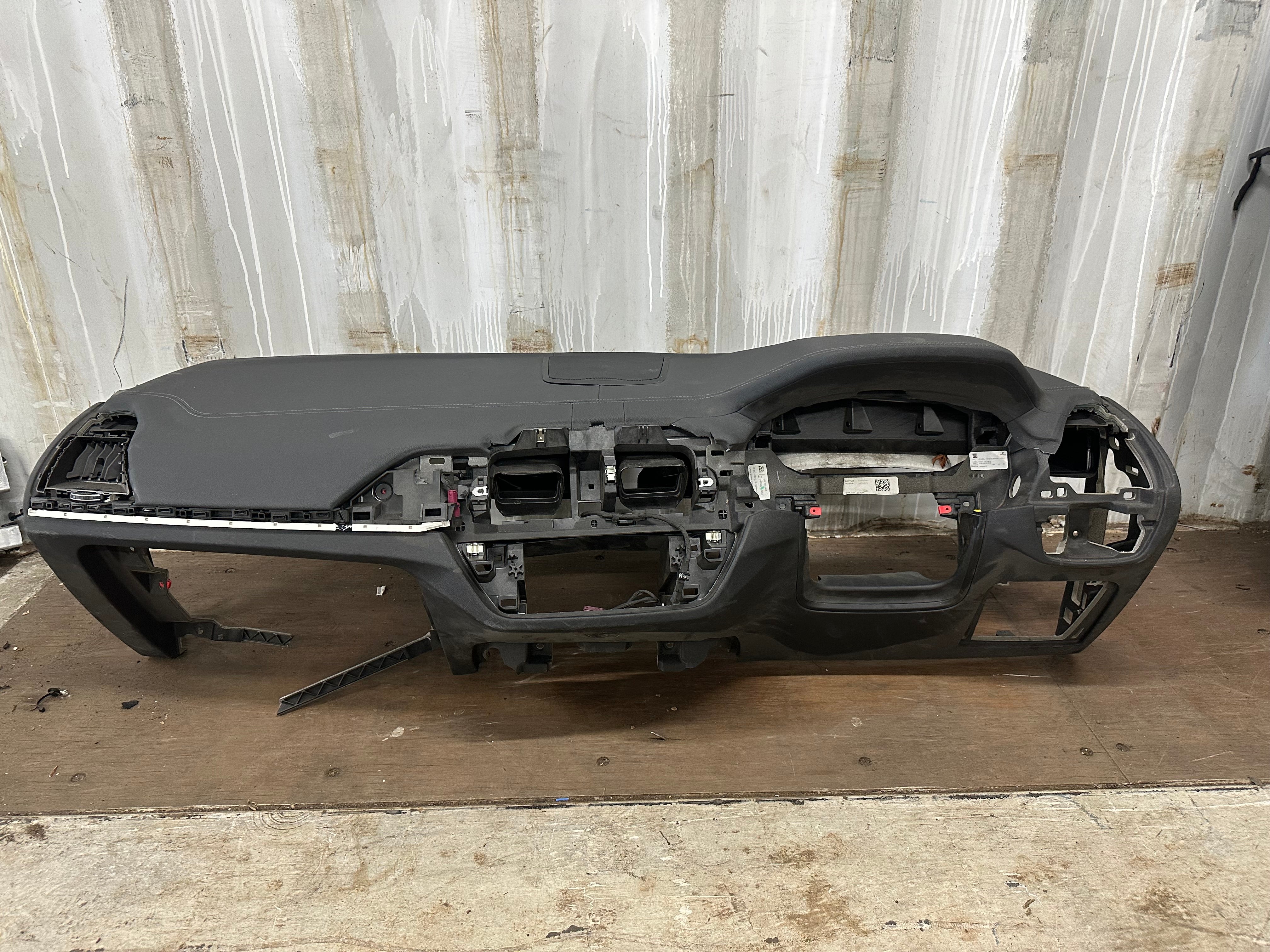 BMW iX3 / X3 / X4 G01 LCI Dashboard Black RHD – 2022–2024
