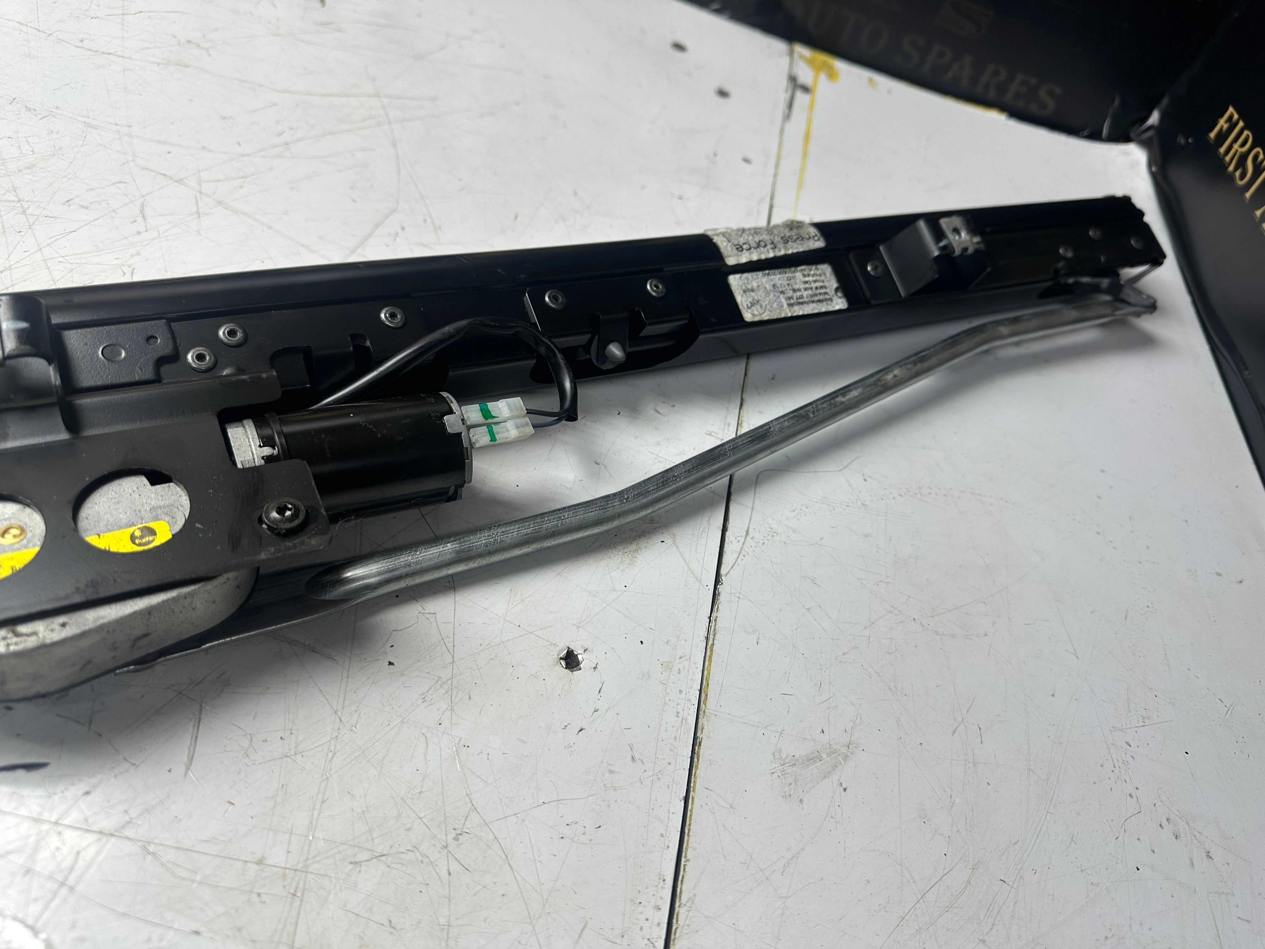 BMW 6 F06 Gran Coupe 2015 Rear Door Sun Blind Shade (7277141)