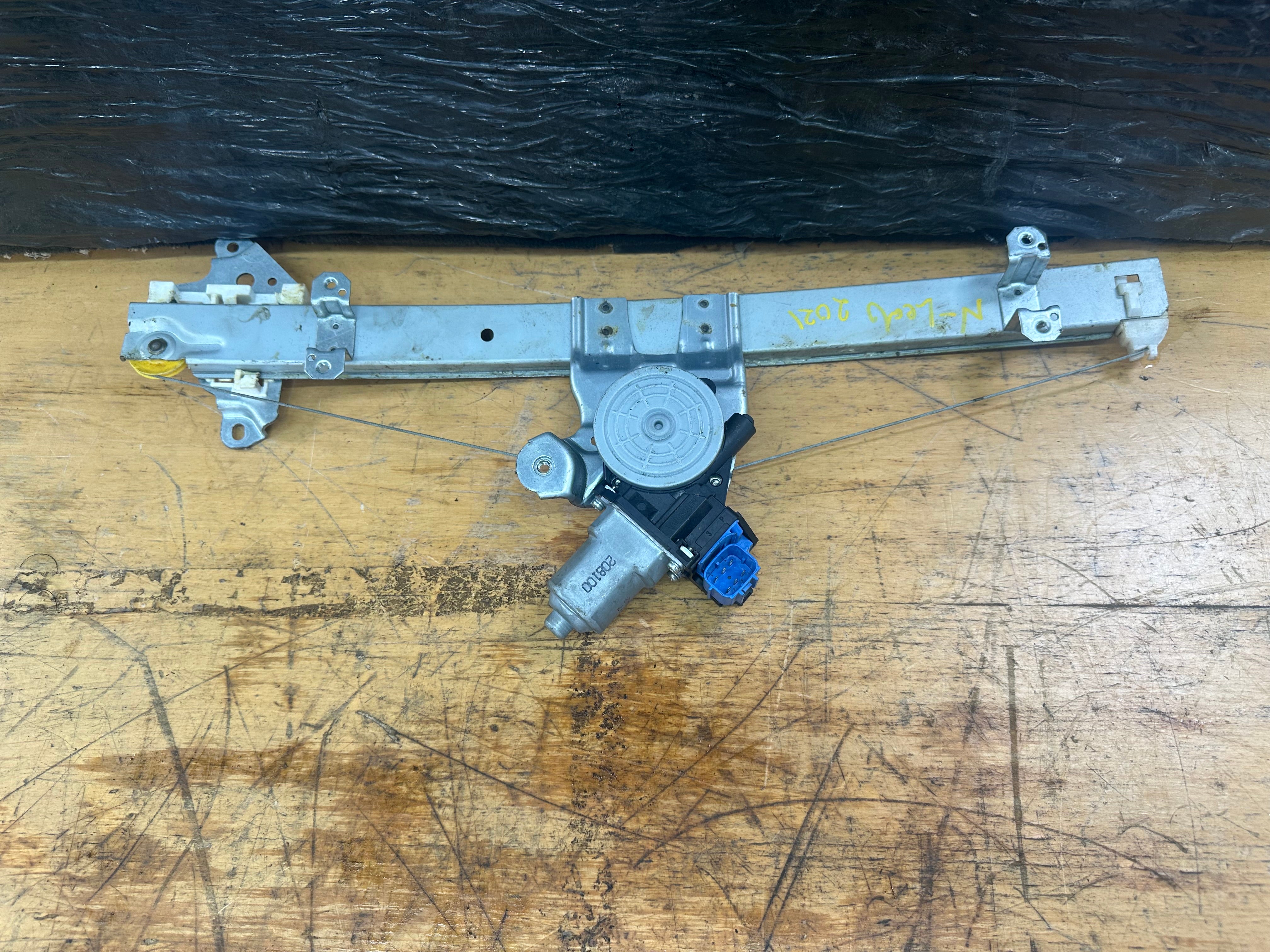 Nissan Leaf 2021 Front Right O/S/F Window Regulator (80731 3NA18)
