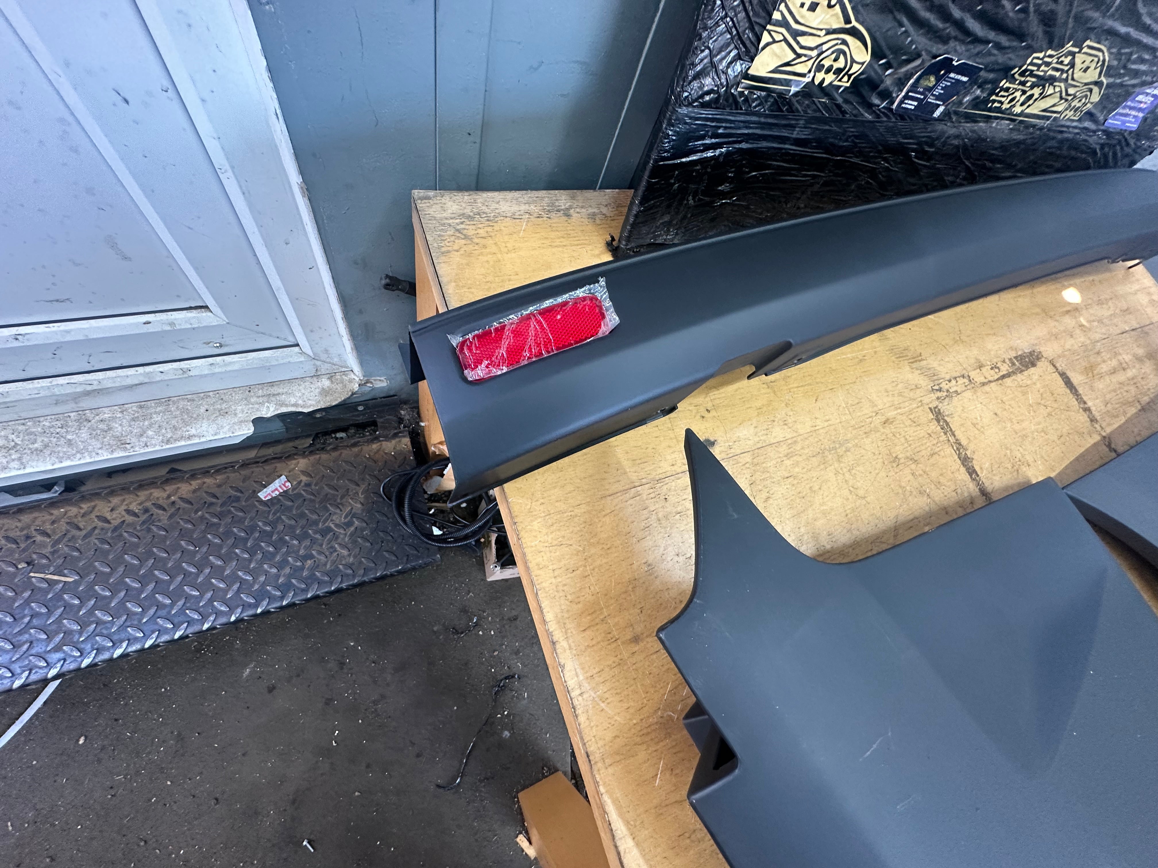 Ford Transit Custom 2014–2023 Rear Complete Bumper (In 3 Pieces)