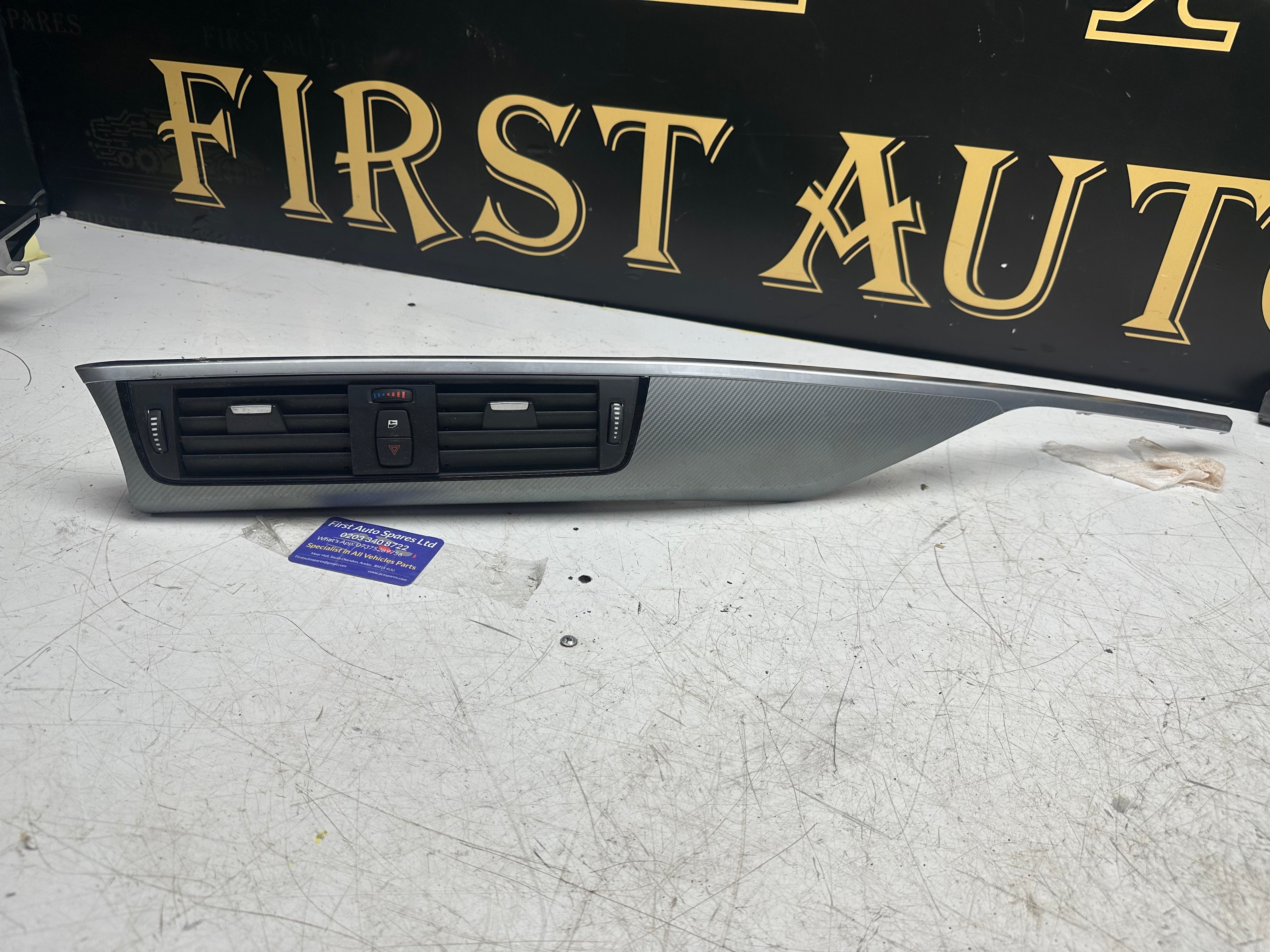 BMW 3 Series F30 Dashboard Centre Air Vent & Trim Cover (6830585)