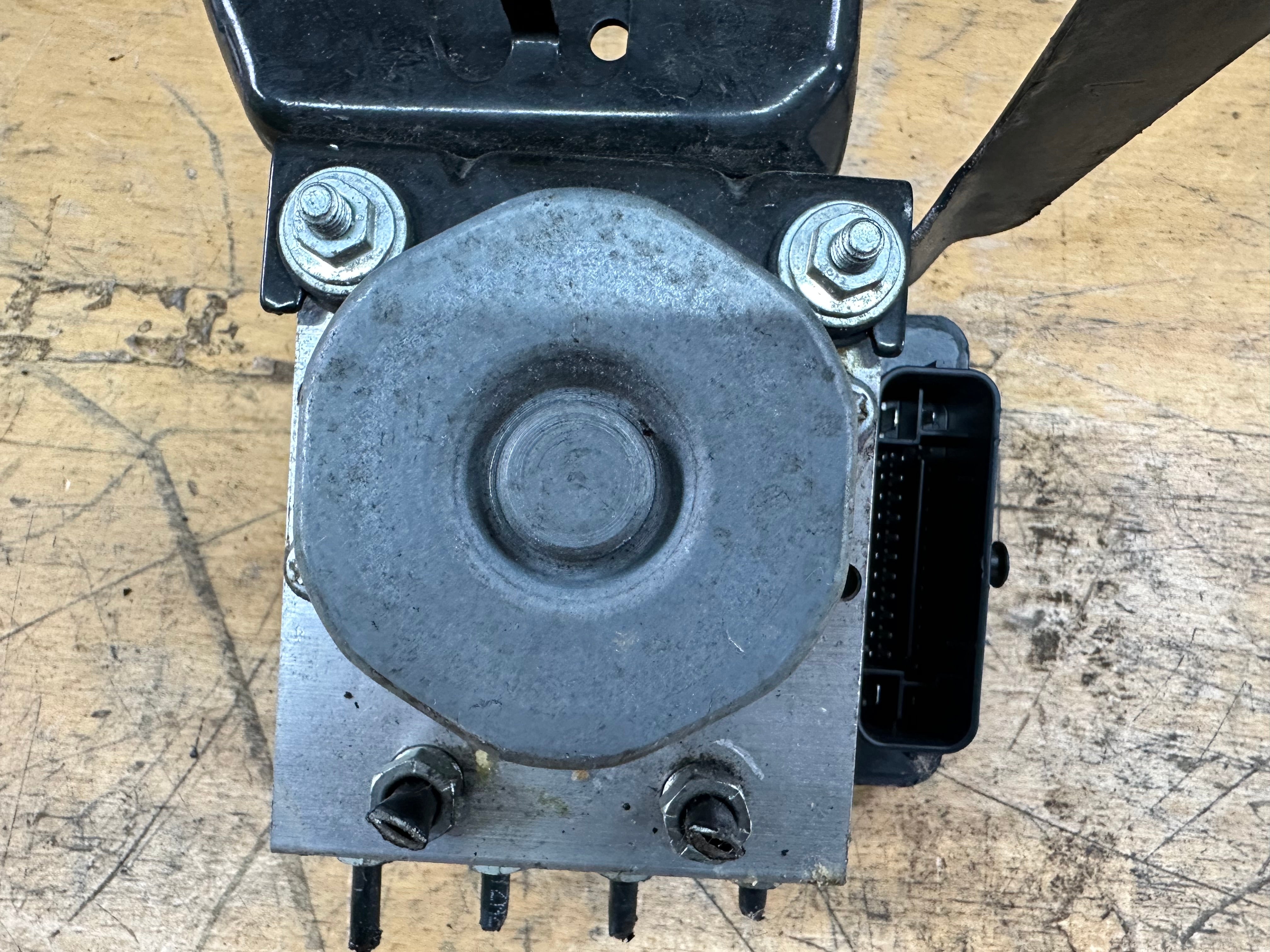 Toyota Aygo 2014–2019 ABS Pump & Module (44540-0H070) (2265106455)