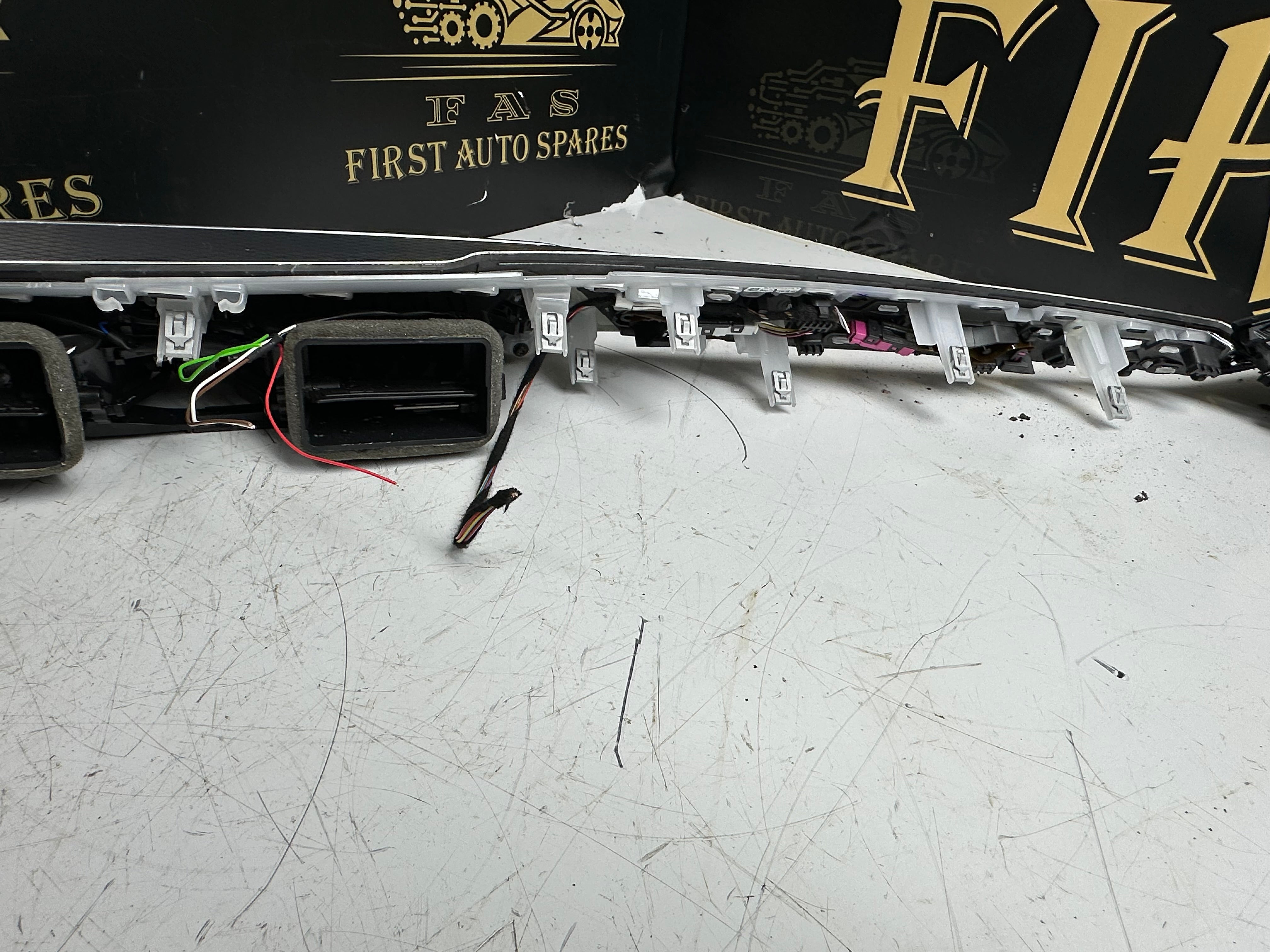 BMW 3 G20 G21 2023-24 Dashboard Glove Box Trim (9P962571809) (3036875)