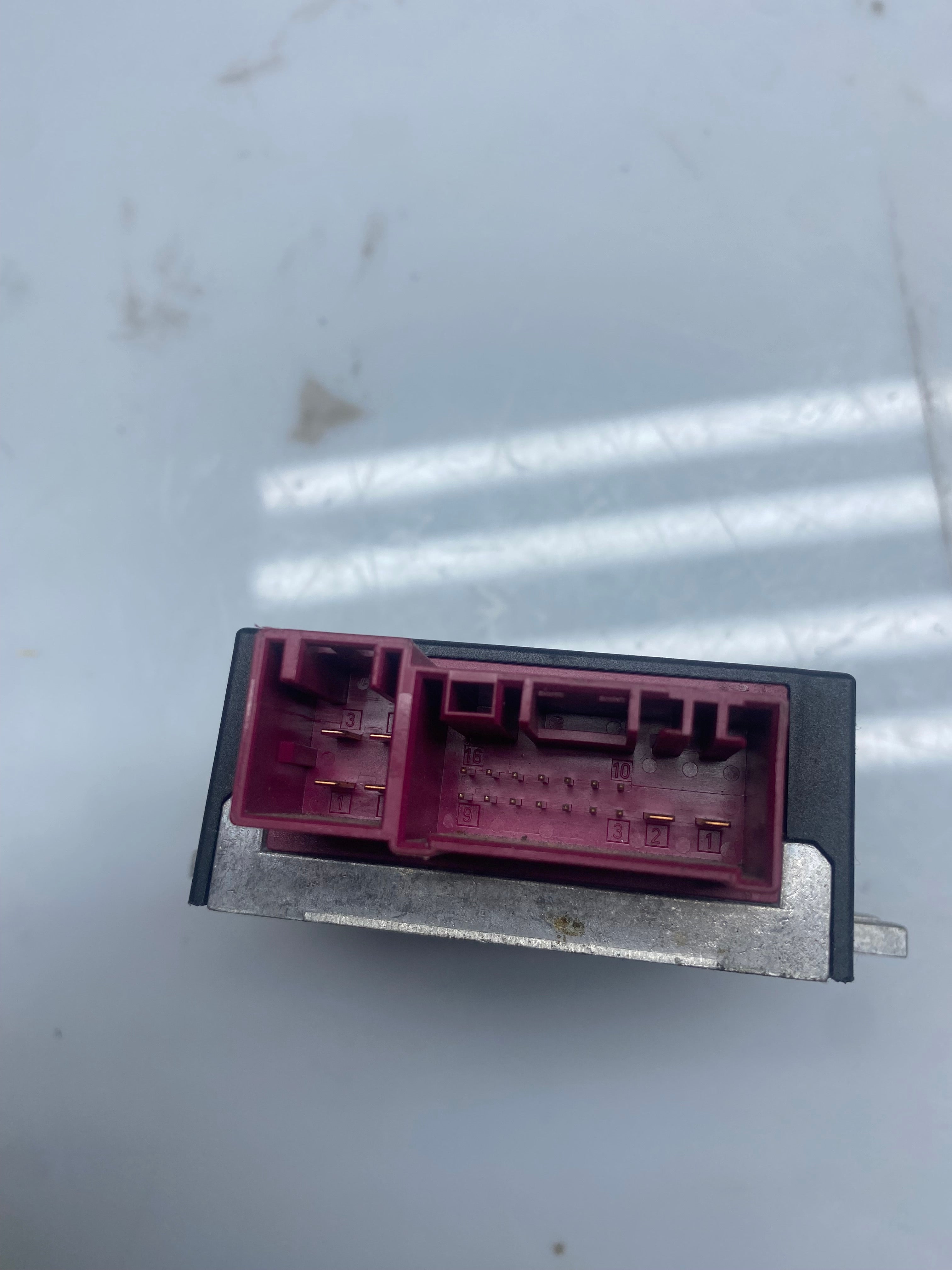 BMW 1 Series F20 Fuel Pump Control Module Unit (7411596 / 558921 10)