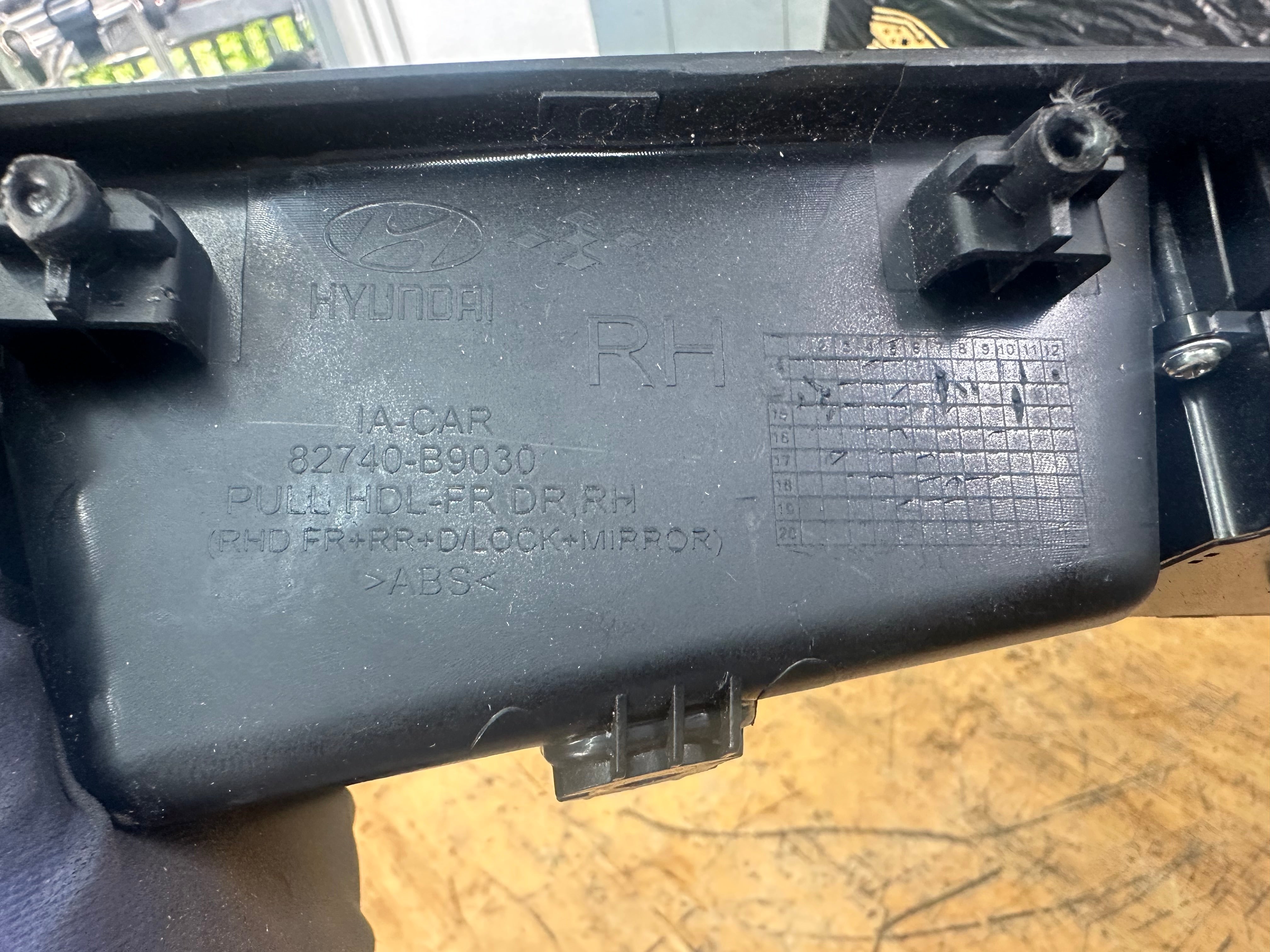 Hyundai i10 2016 O/S/F Driver Right Front Window Control Switch (82740-B9030)