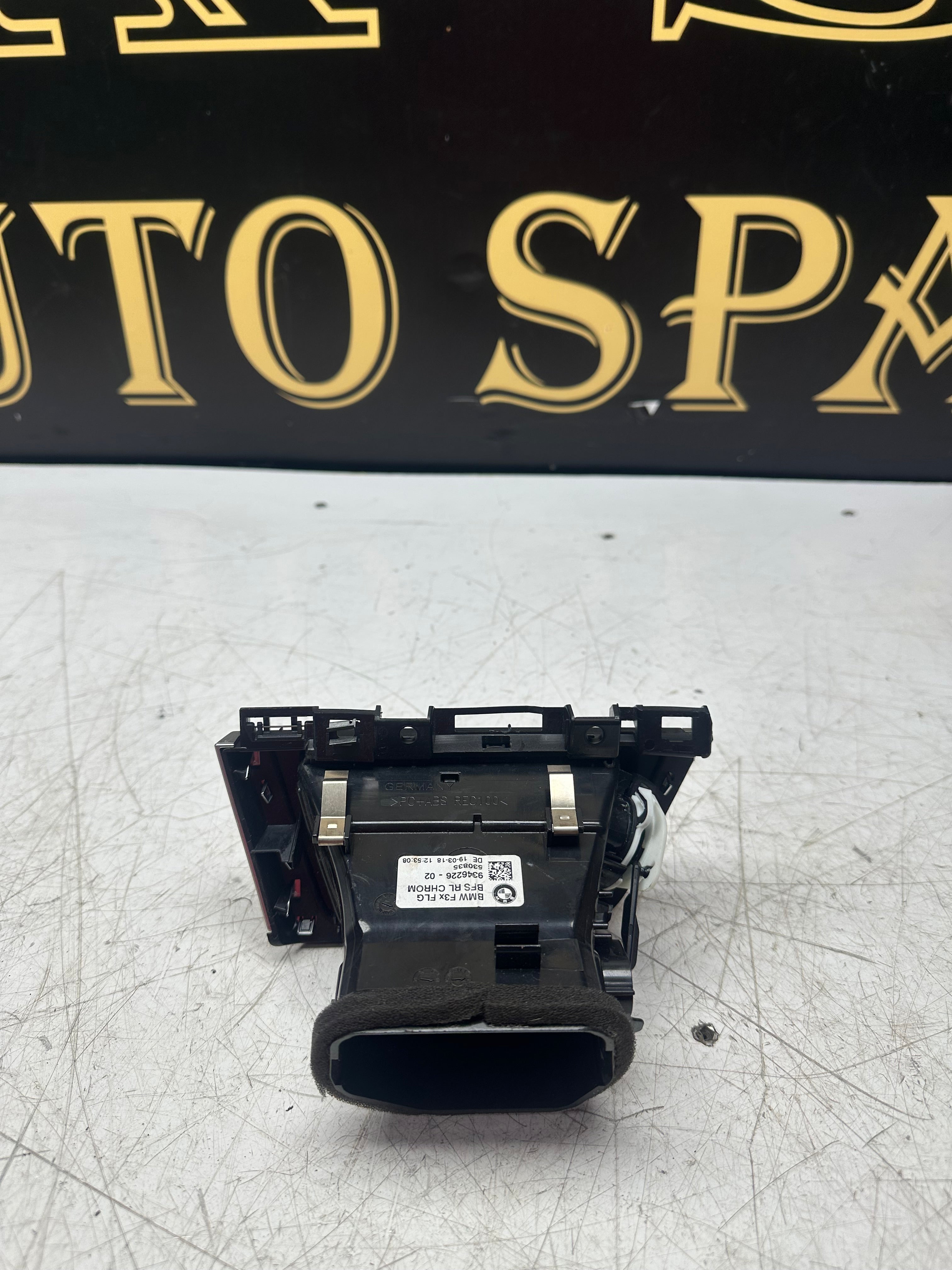 BMW 3 Series F30 LCI Passenger Side Air Vent (2015–2019)(9346226)