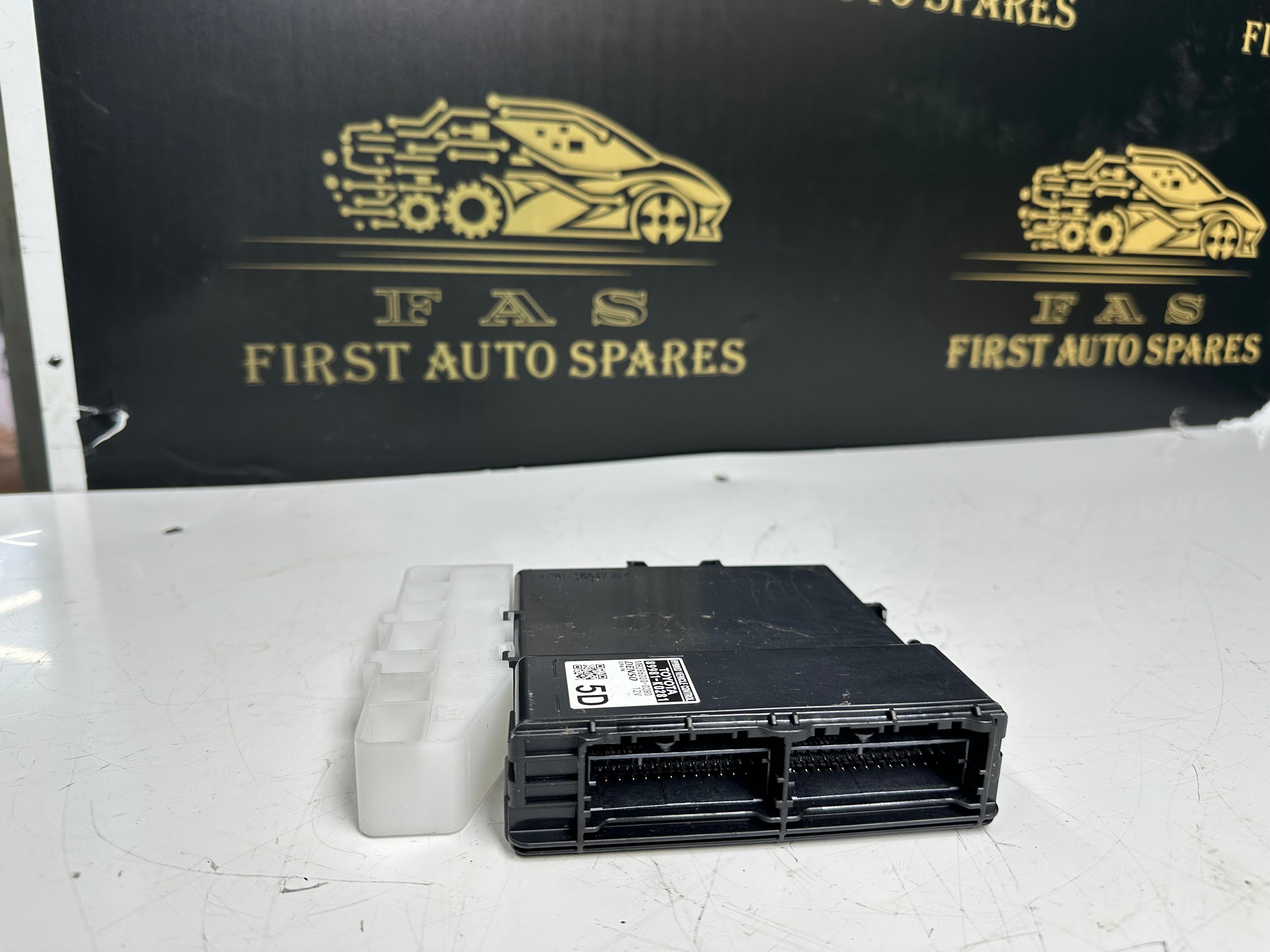 Toyota Yaris P21 Hybrid Control Unit / Module (89981-K0281) (MB286000-0280)