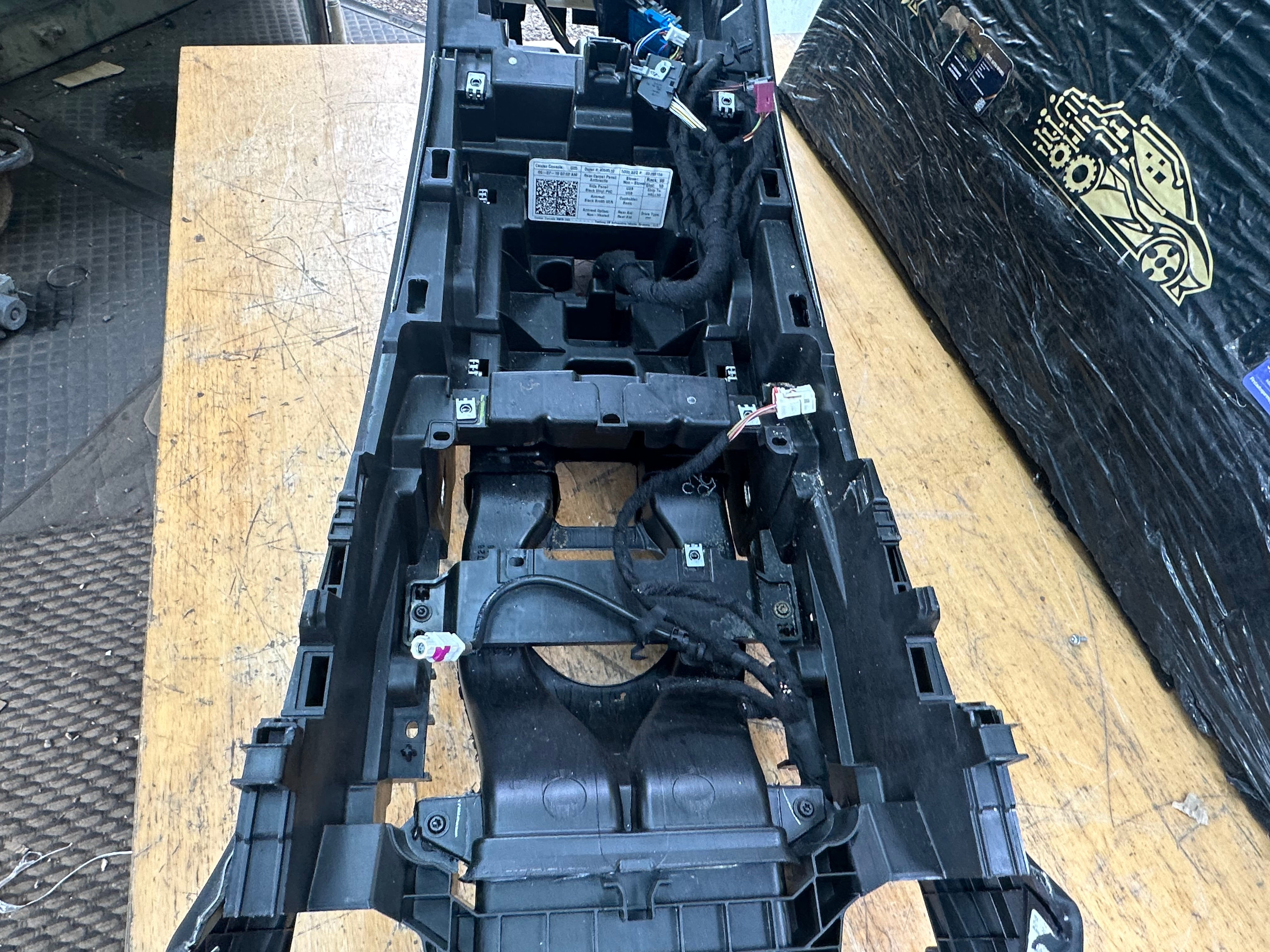 BMW X5 G05 2019 Center Console (939987309) (6521913785449) (9399726)