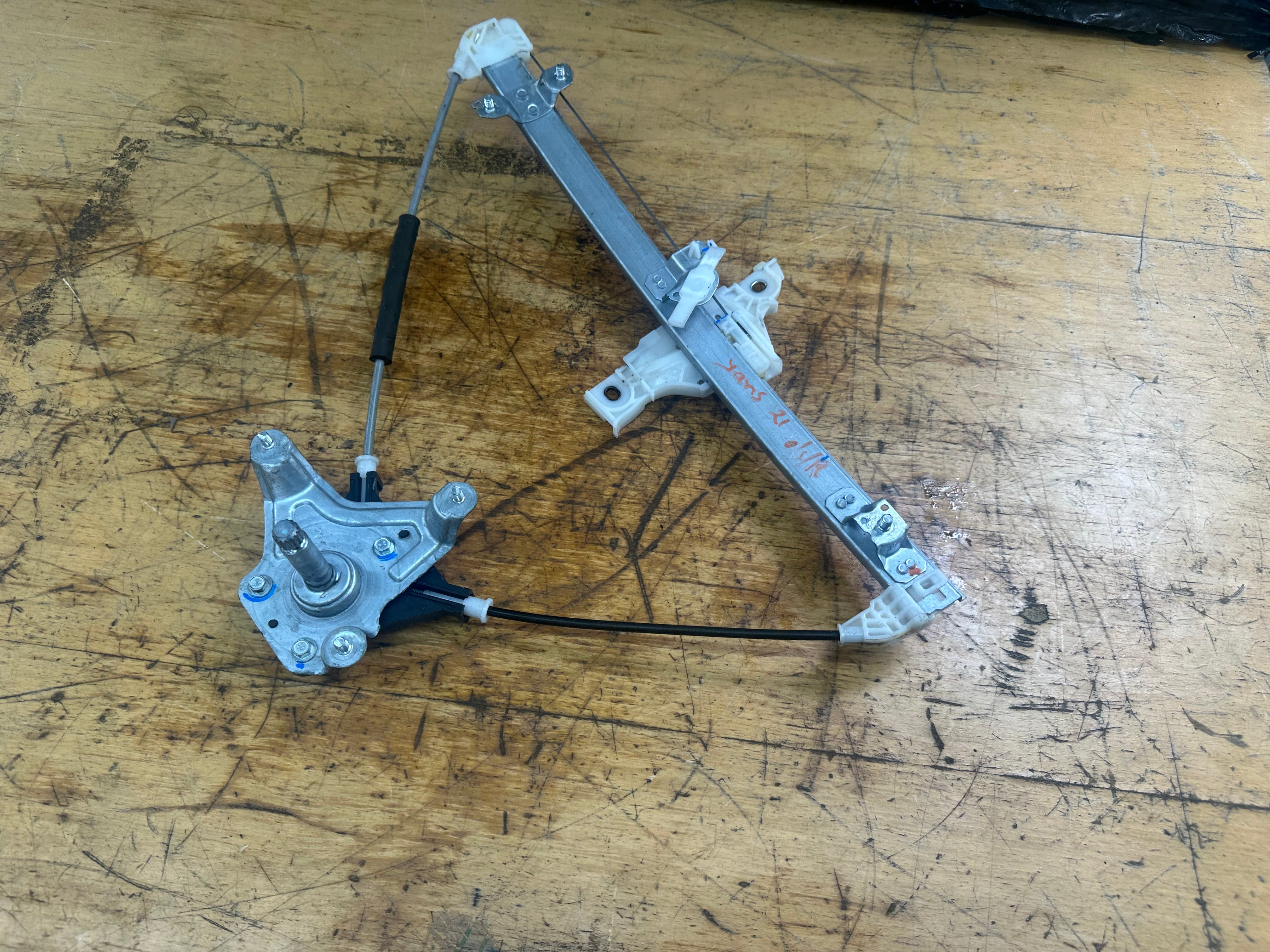 Toyota Yaris 2021 Right Driver’s Front O/S/R Manual Window Regulator