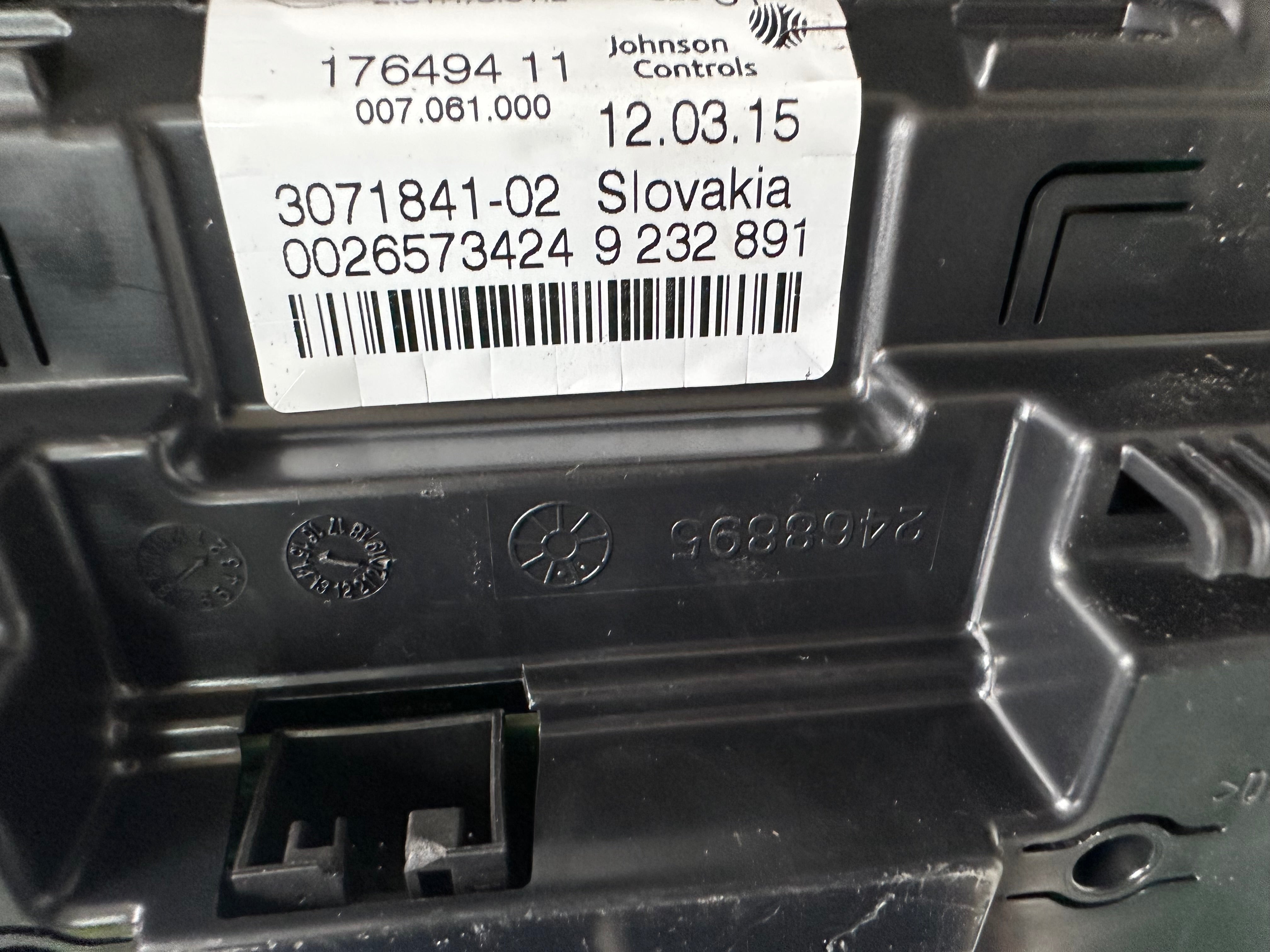 BMW X1 F48 Diesel Instrument Cluster / Speedometer (176494-11)