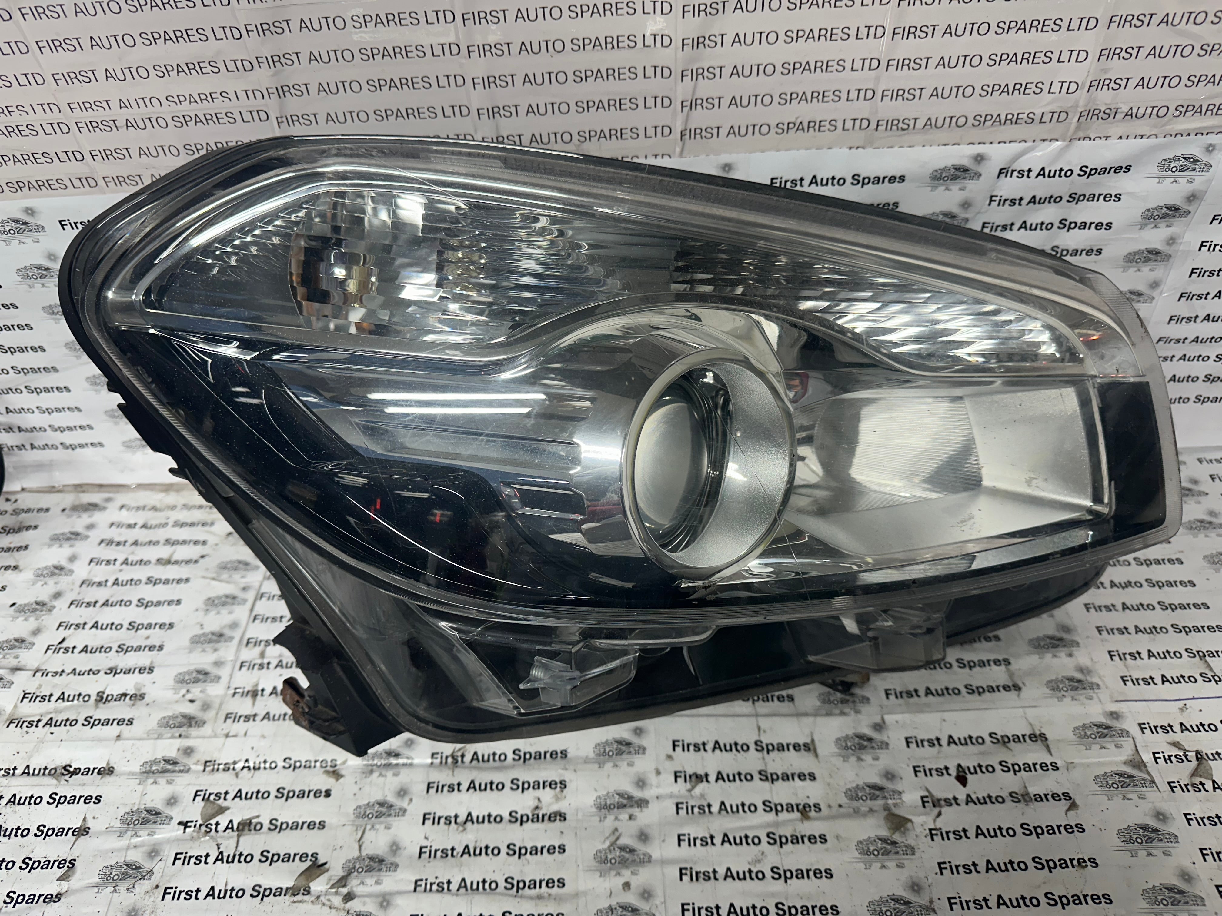 Nissan Qashqai J10 2013 Right Front Headlight (26010-BR01B)