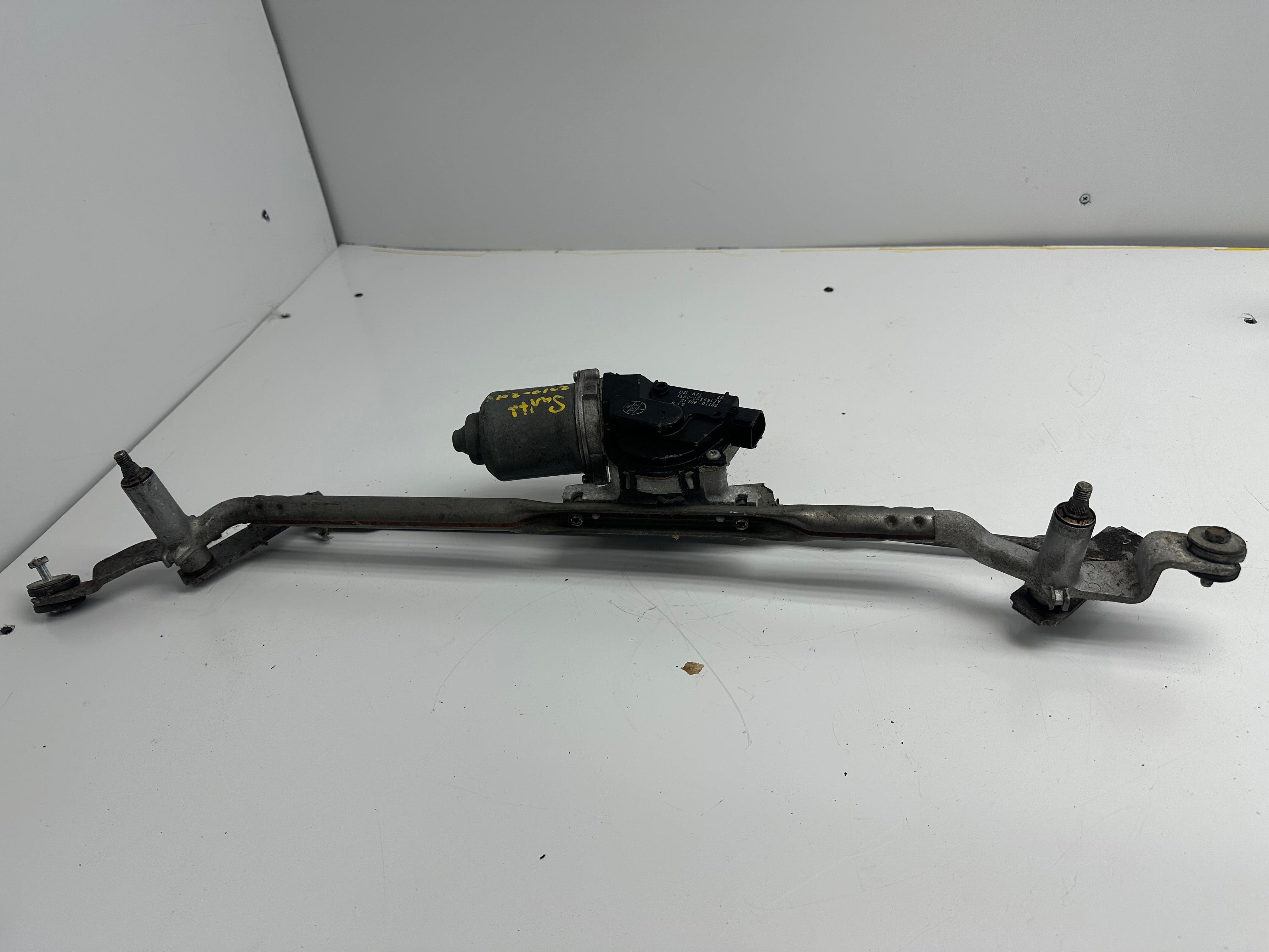 Suzuki Swift SG Front Wiper Motor & Linkage (38110-68L10)