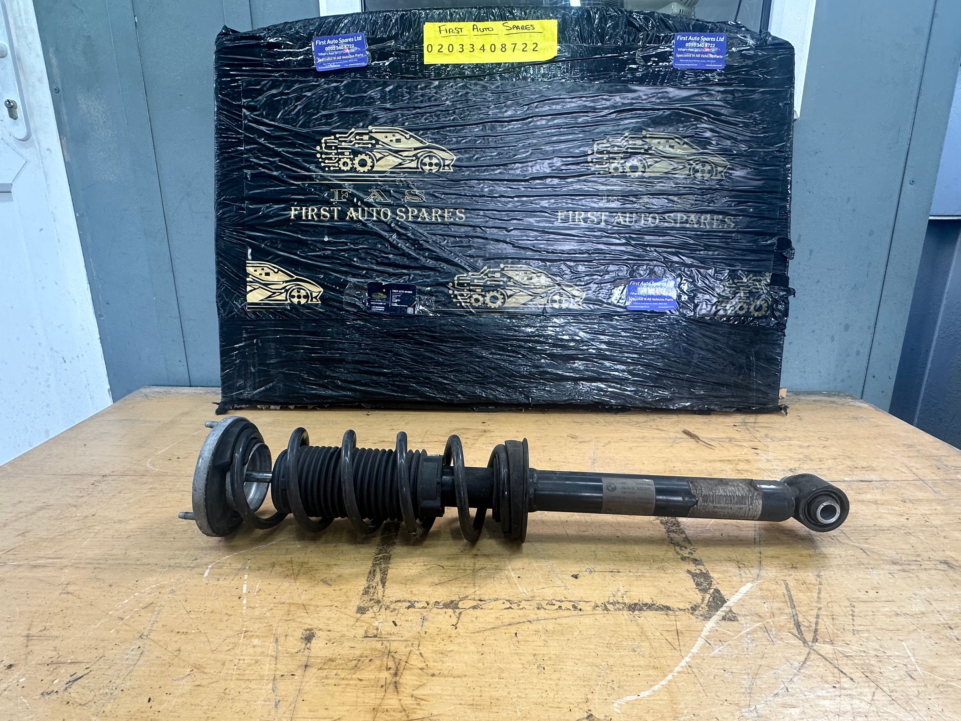 BMW 5 Series G30 Rear O/S N/S Left / Right Suspension Shock Absorber (6866617 02)