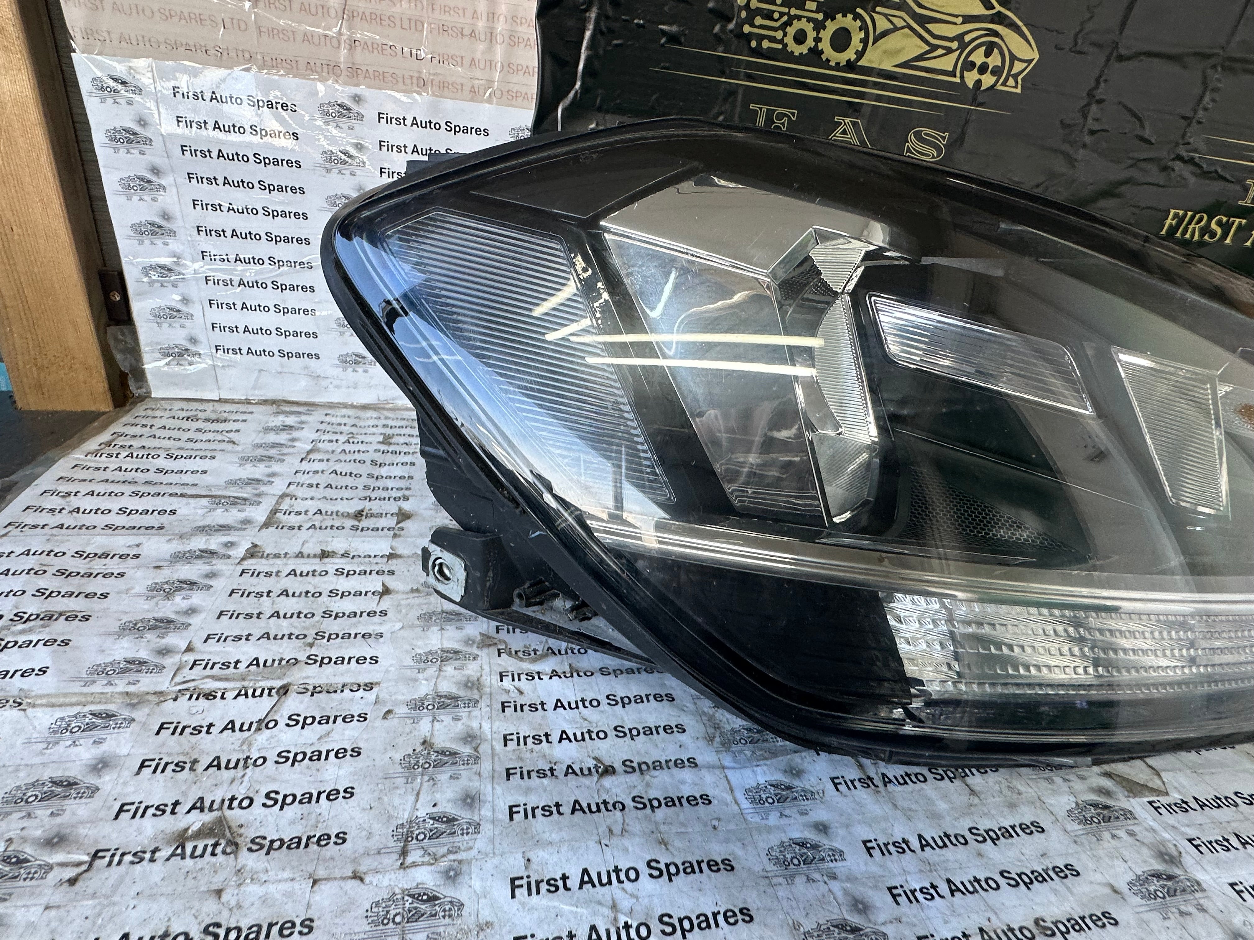 Volkswagen Golf MK7.5 (2013–2017) Right O/S Driver’s Halogen Headlight