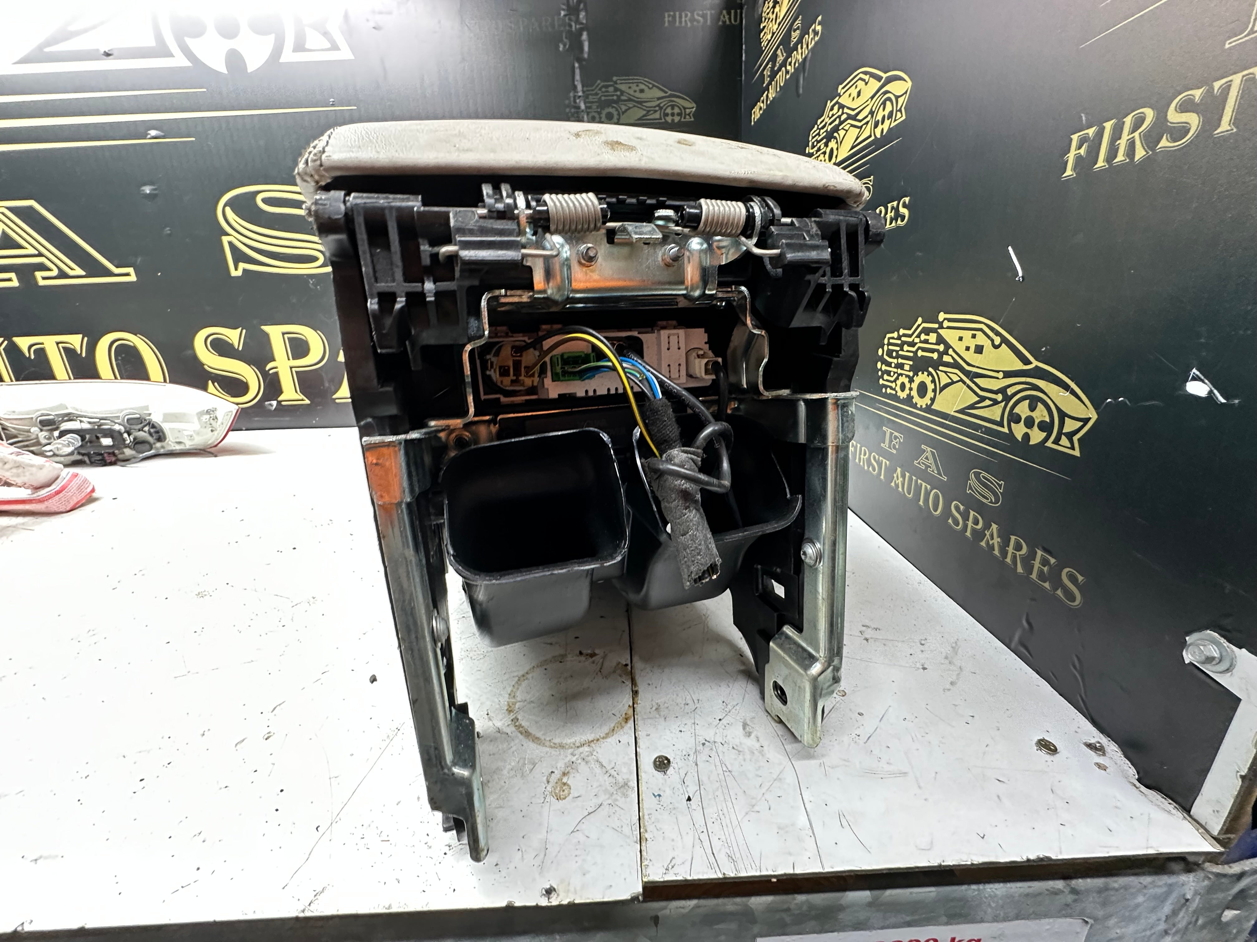 Jaguar XF 2018 Centre Console Armrest with Gear Selector (GX73-7E453-AE)