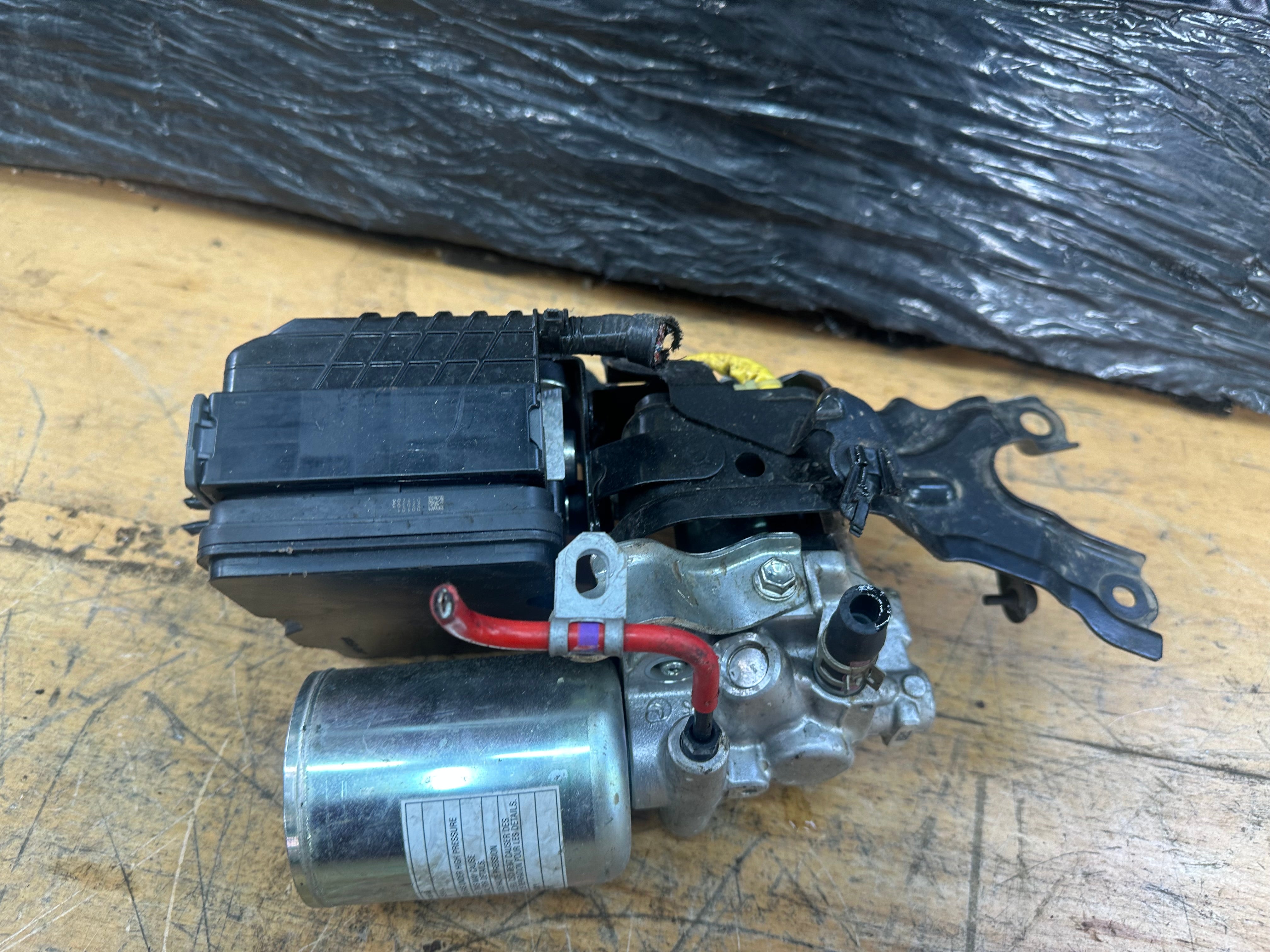 Toyota RAV4 2019-2023 Brake Booster ABS Pump (47070-42070) (44510-42220)