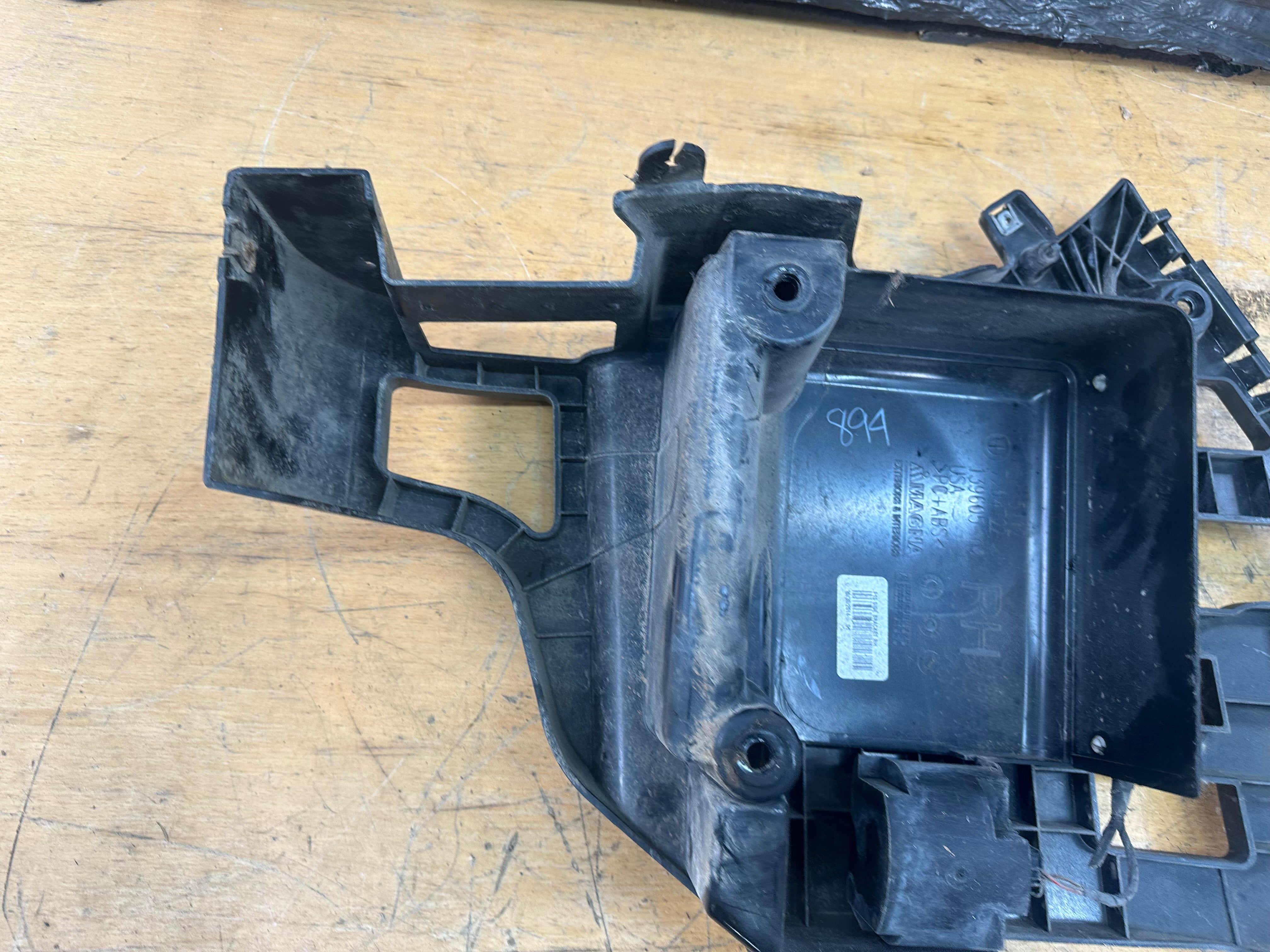 BMW X5 Series F15 Rear Bumper Bracket Right Driver Side (7294722) (139605-19)