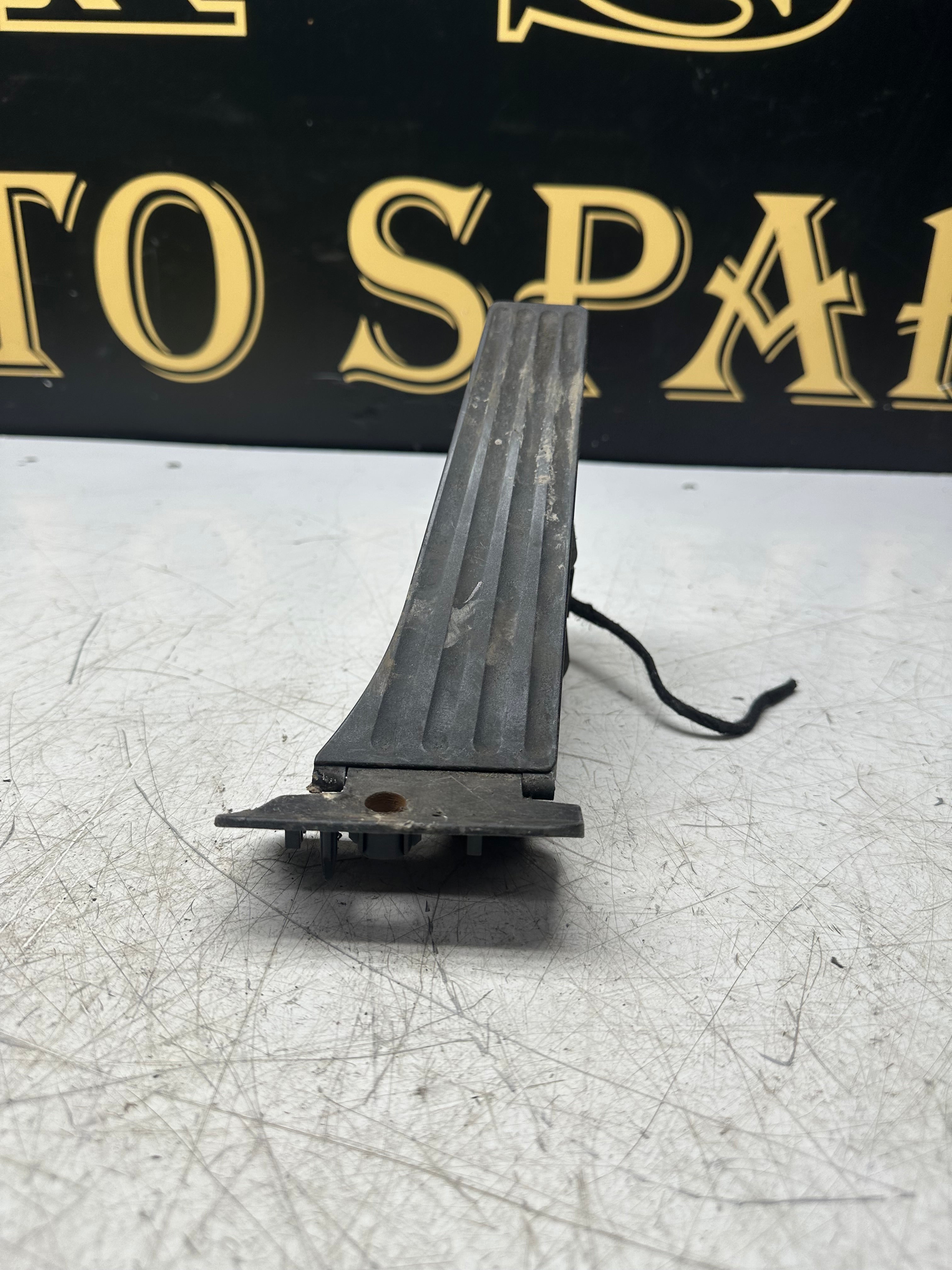 BMW E60/E65/E90 Accelerator Pedal Module Automatic 6859999 2003–2011