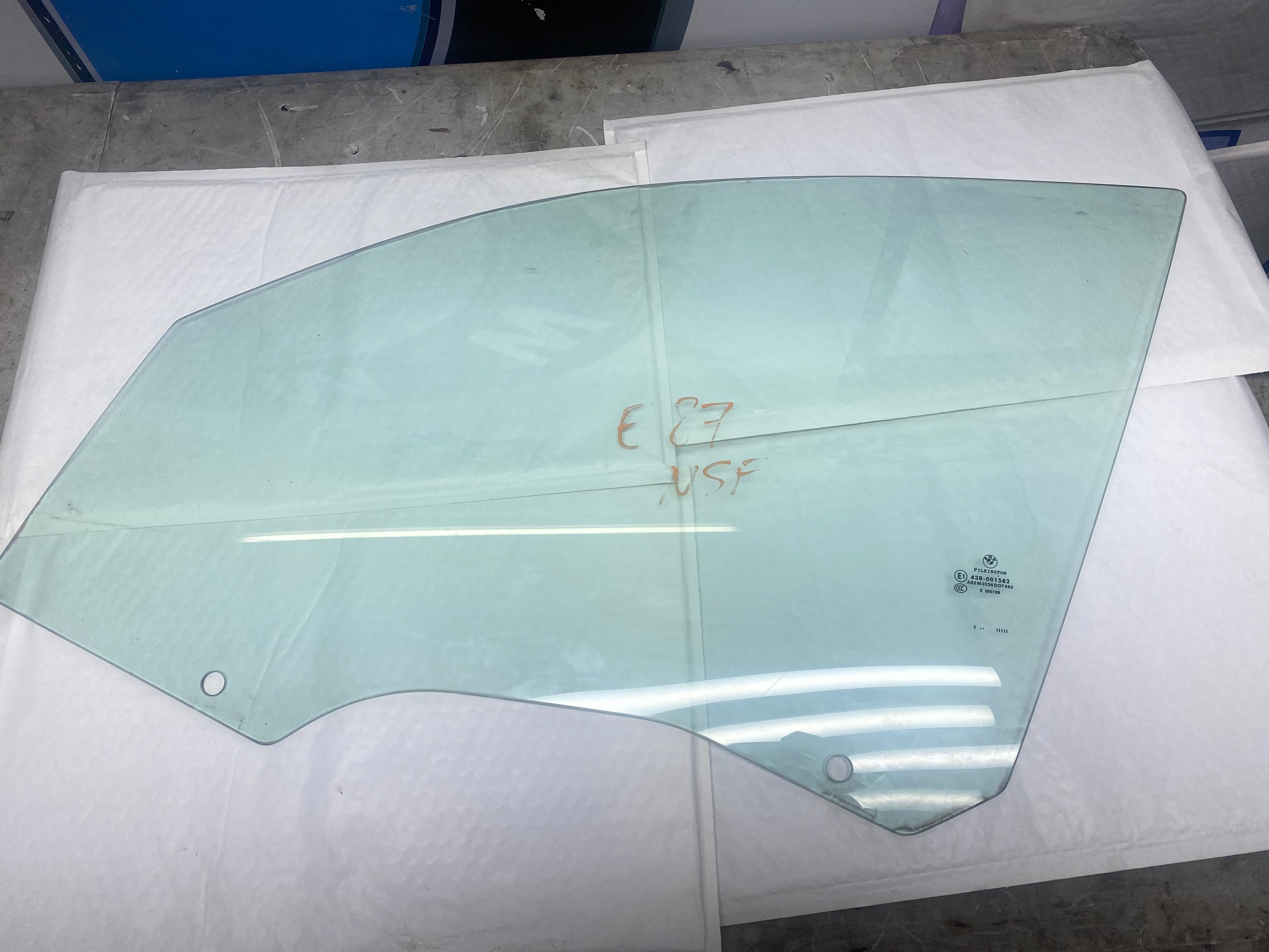 BMW E87 Front Passenger Side Window Glass – 2004–2011