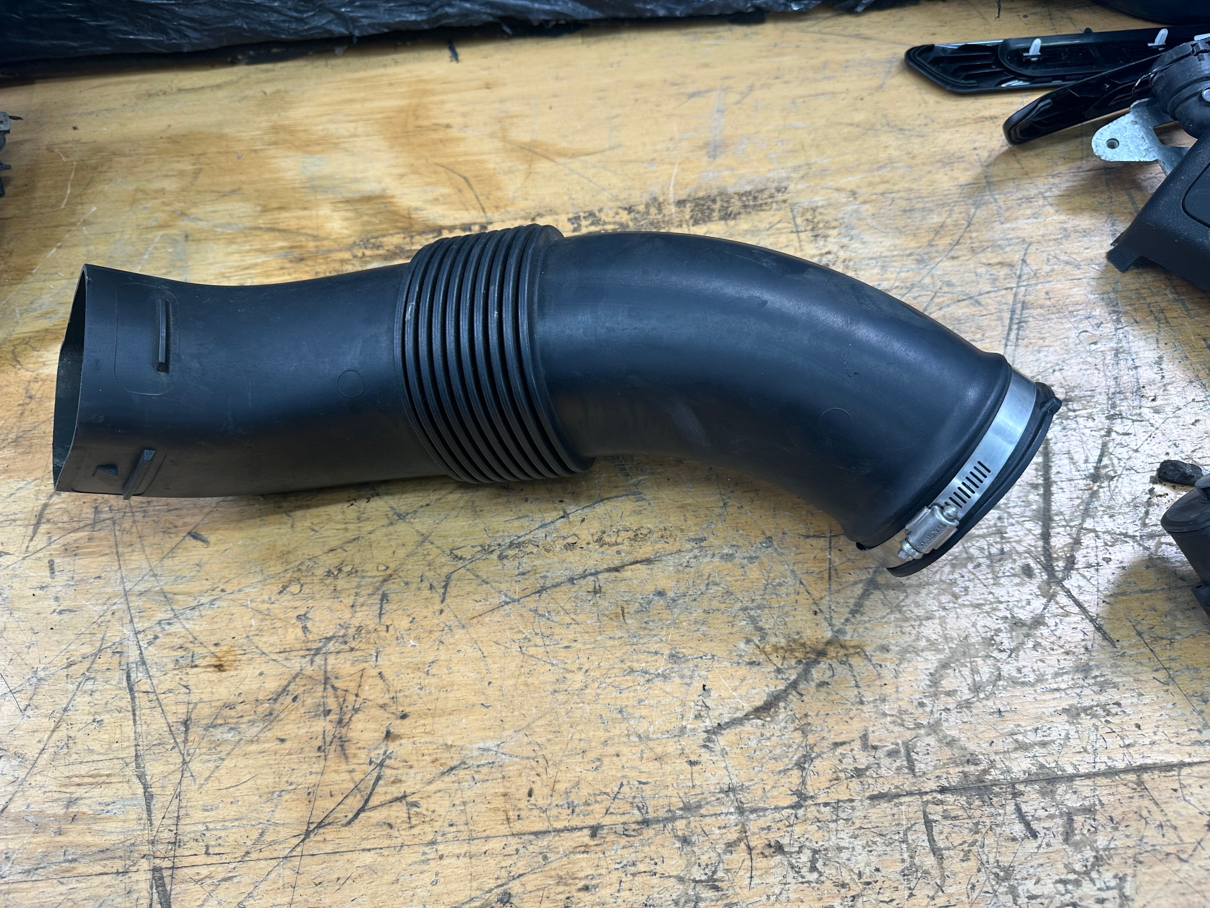 BMW X3 X4 Series F97 F98 Intake Air Duct Pipe Right (8053369)
