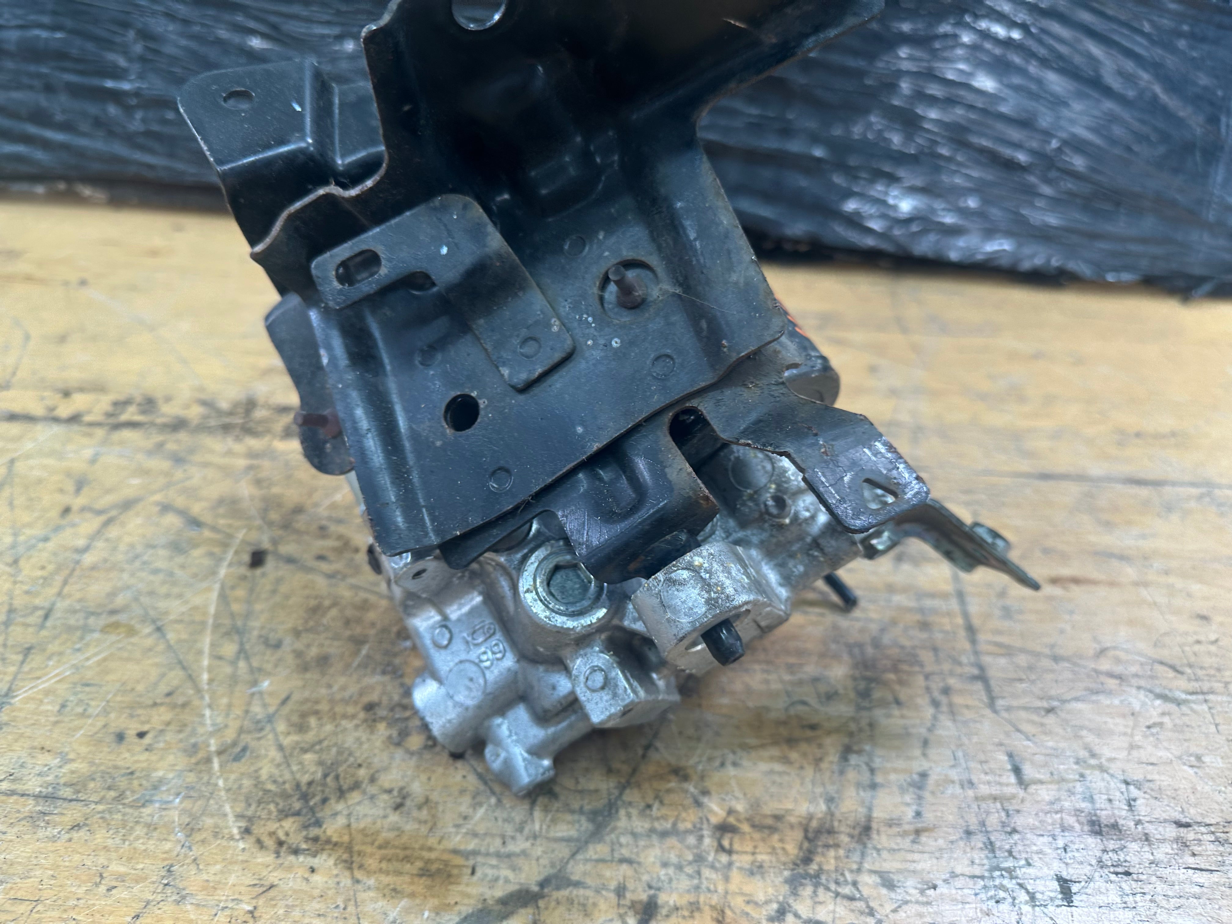 Toyota Yaris 2018 / Prius / Auris / Lexus ABS Pump Brake Booster (47070-12010)