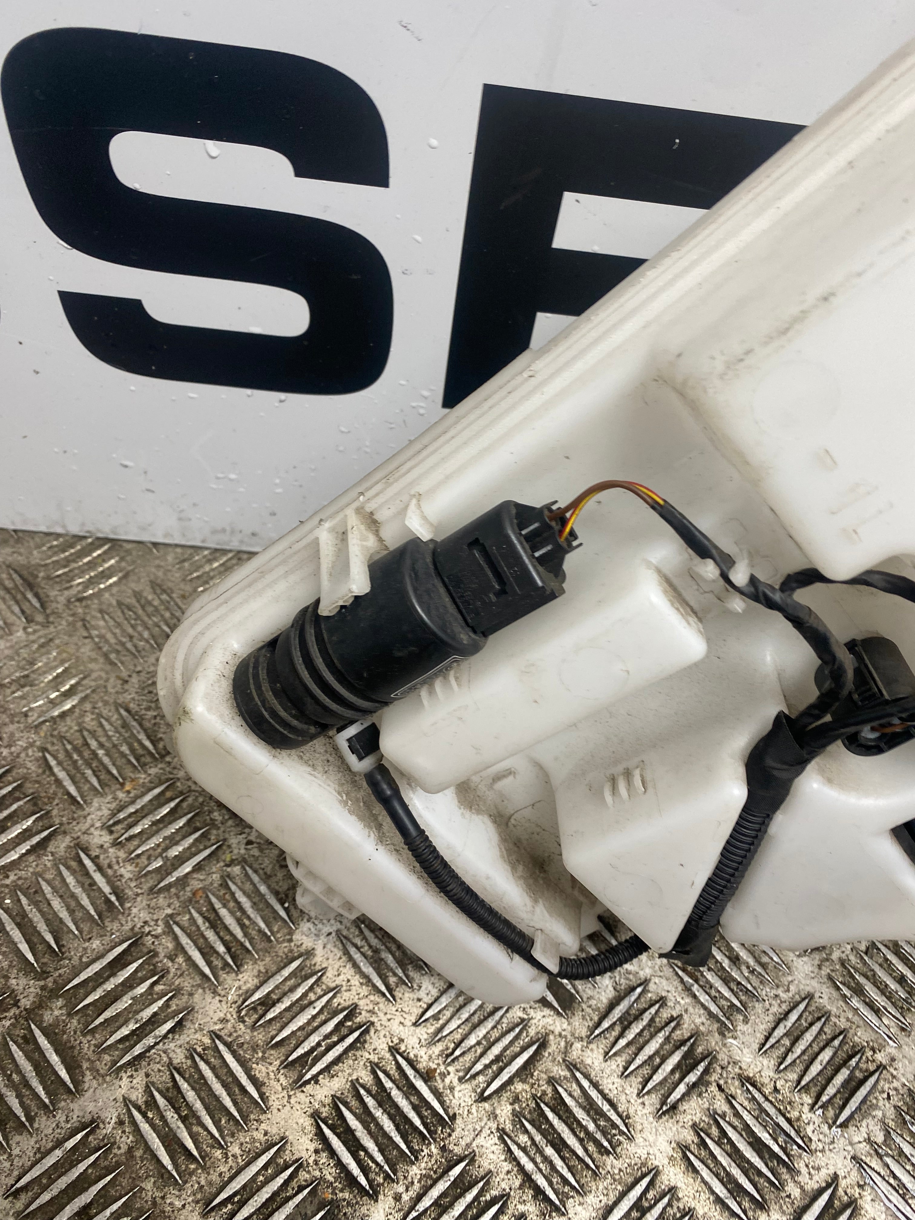 BMW 4 Series F36 Windscreen Washer Bottle & Washer Pump 2014–2021 (7241679-13)