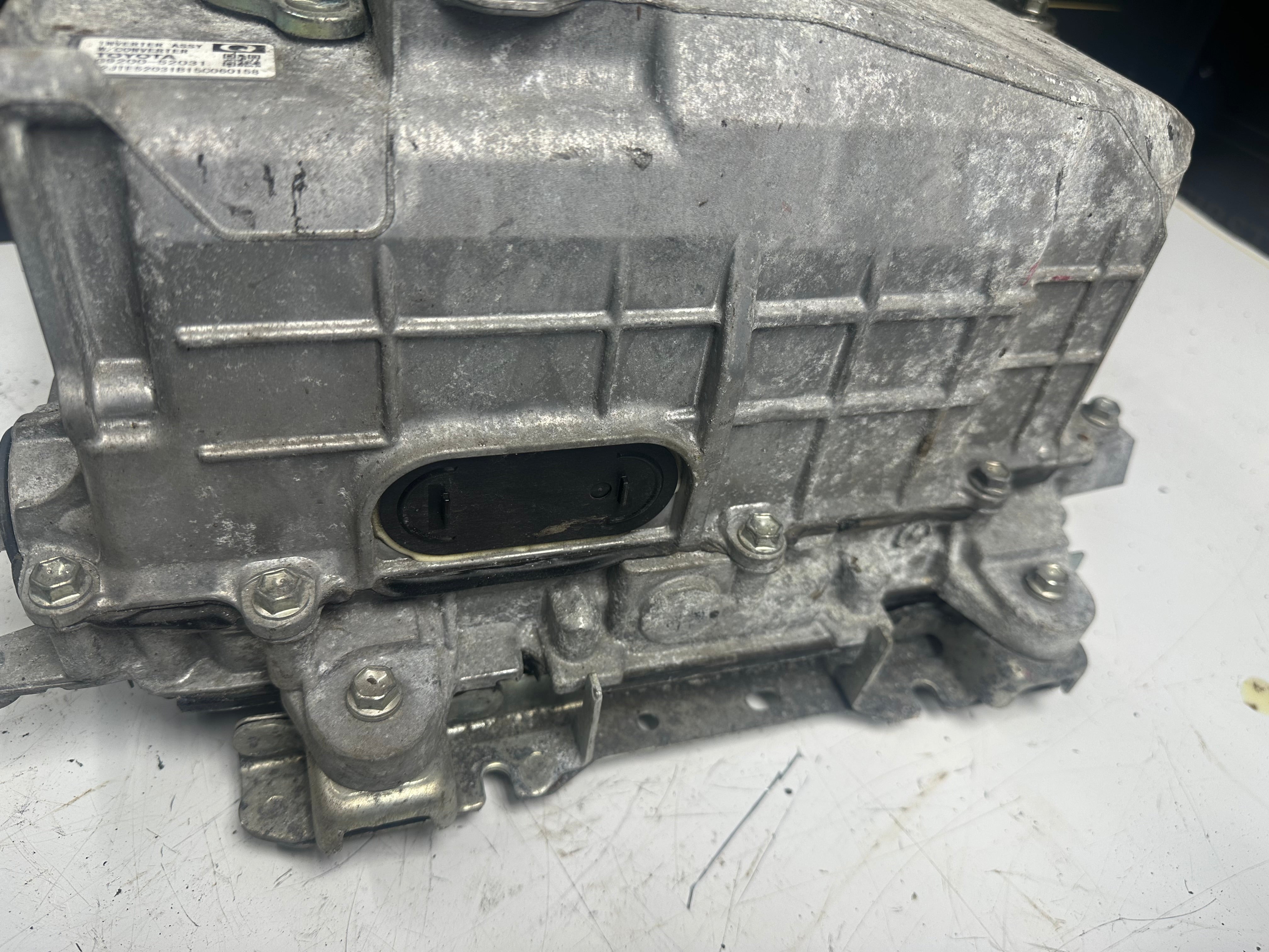 Toyota Yaris Hybrid High Voltage Battery with Converter (G9200-52031) (22JTE52031B15C060158)