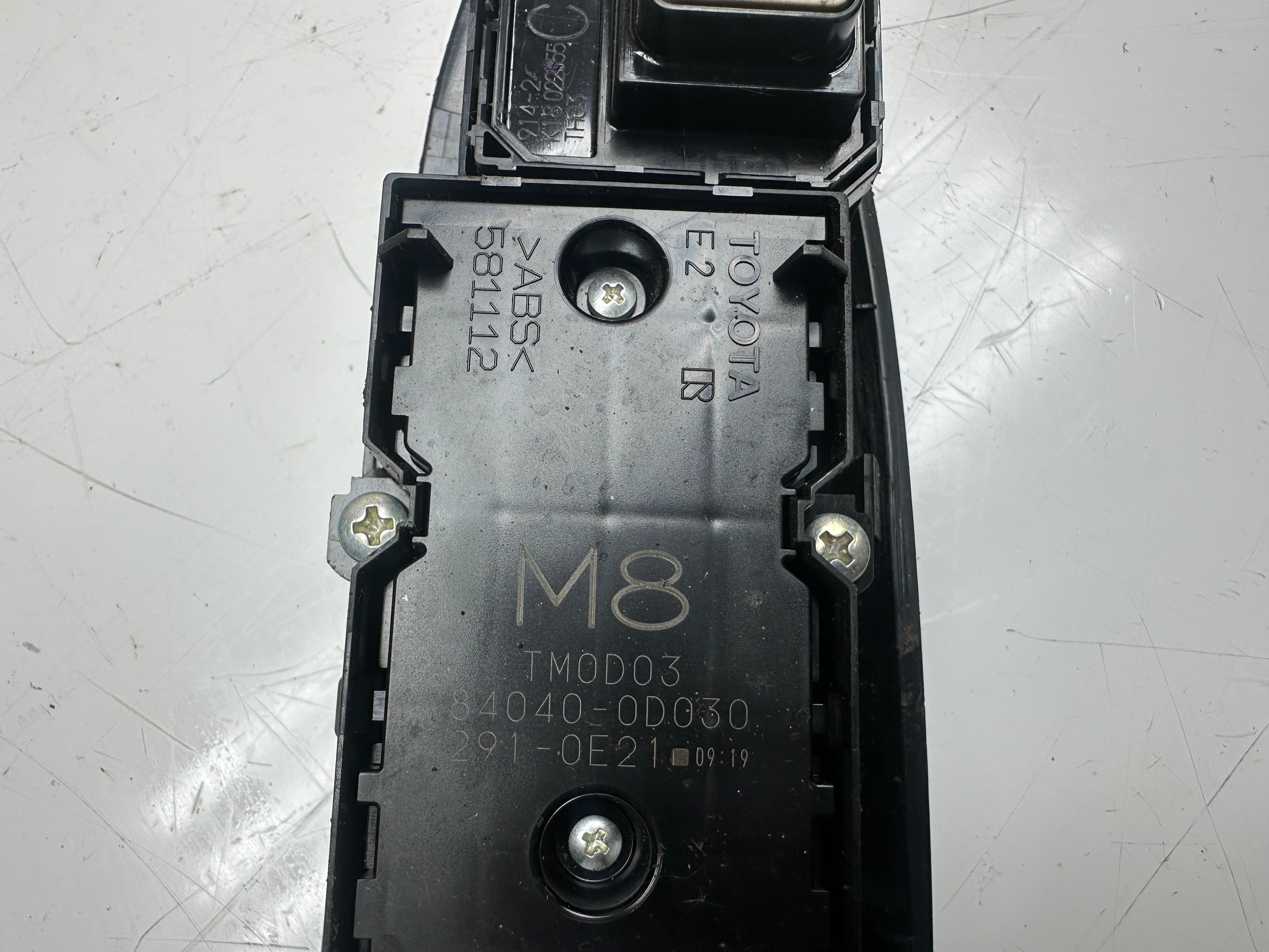 Toyota Yaris 2020-24 4 Way Window Switch & Trim (84040-0D030) (74231-K0120)