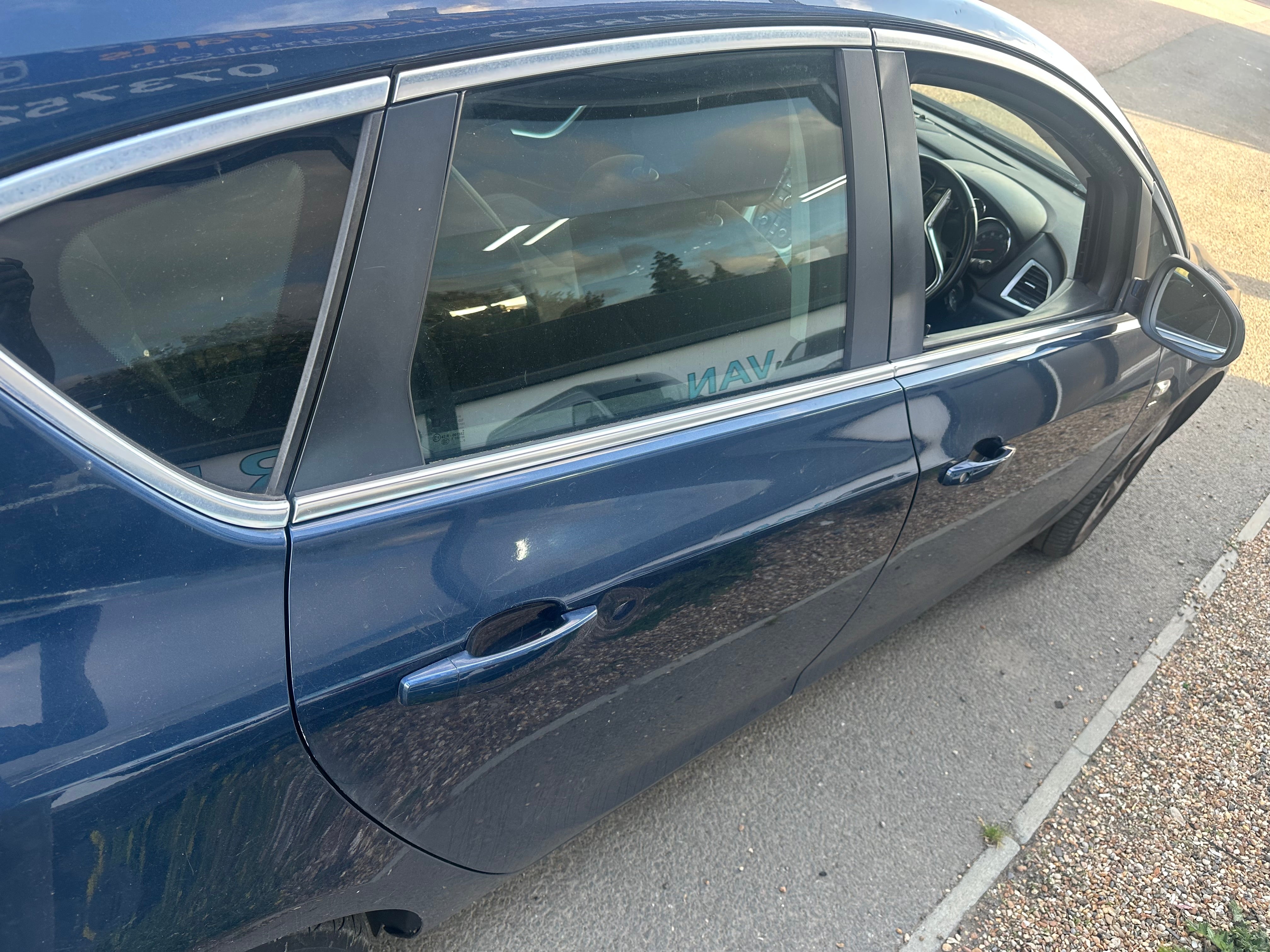 Vauxhall Astra SRi CDTi 2010 For Parts or Full Vehicle Sale (Price For A Wheel Nut Only)