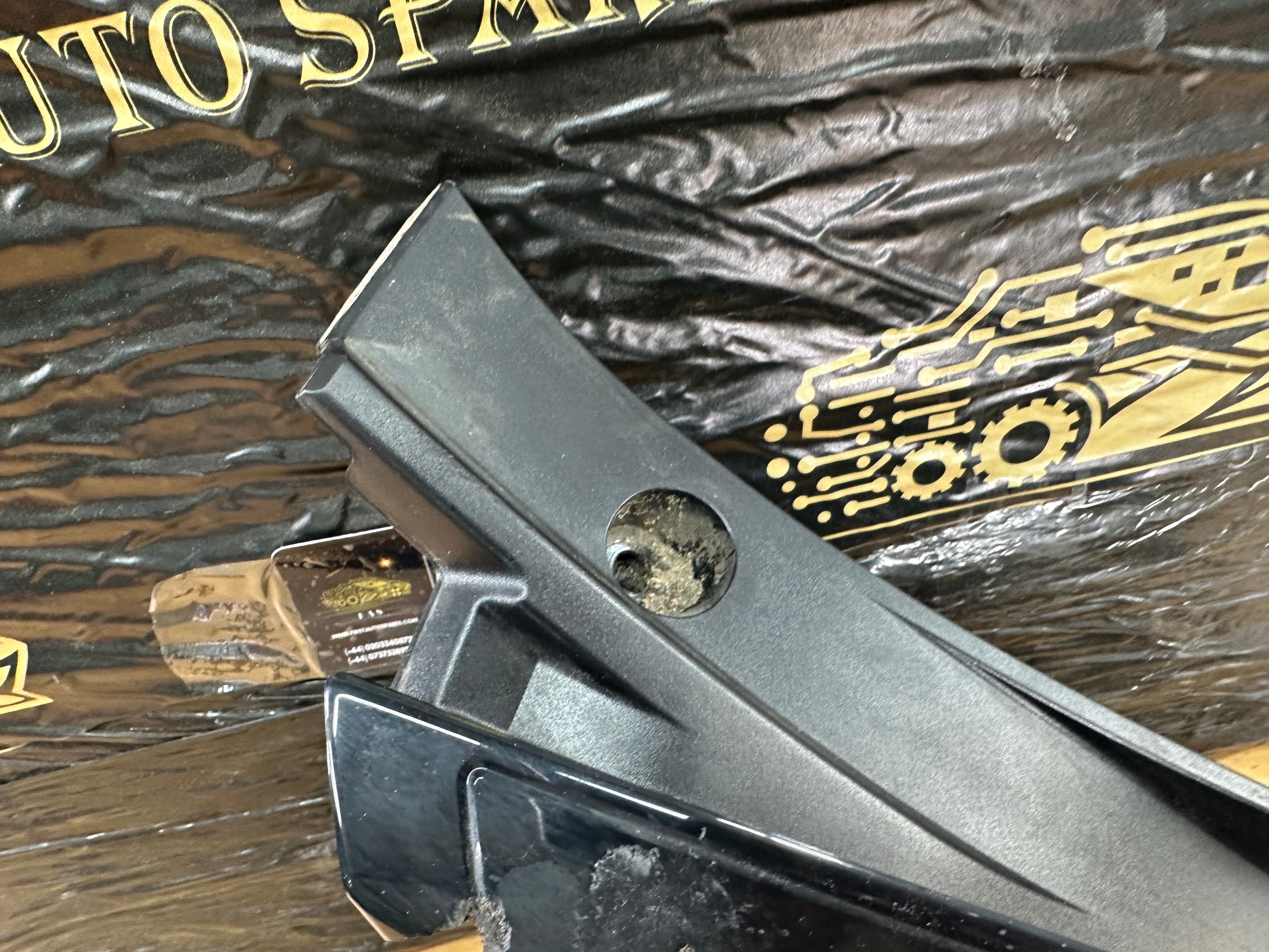 Nissan Leaf ZE1 2017–2024 Passenger Left Rear Tail Light LH (26555-5SH1A)