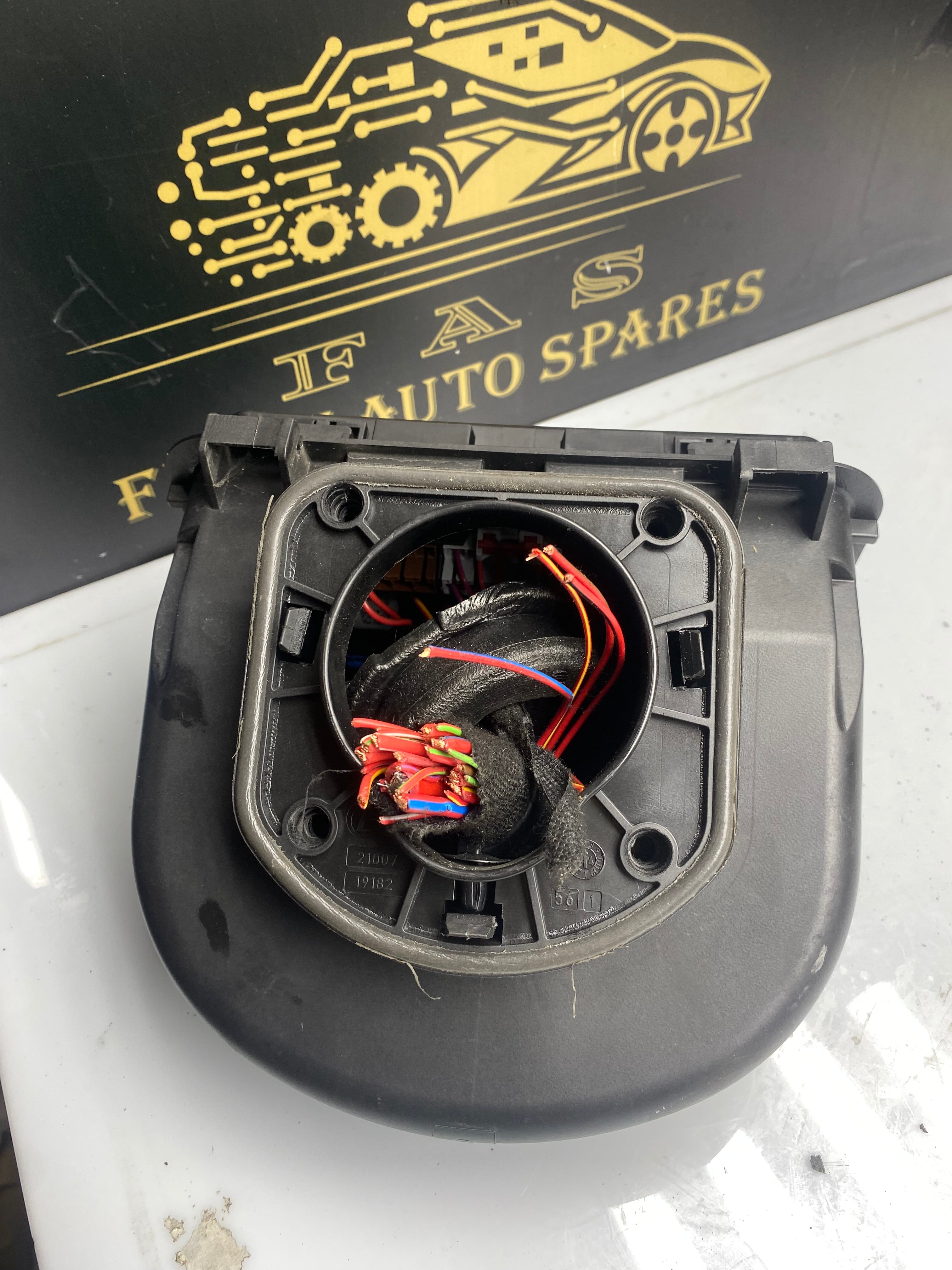 BMW 1/2/3/4 Series F20 F21 F22 F23 F30 F31 F32 F33 F36 Fuse Box 2016 (9224872)