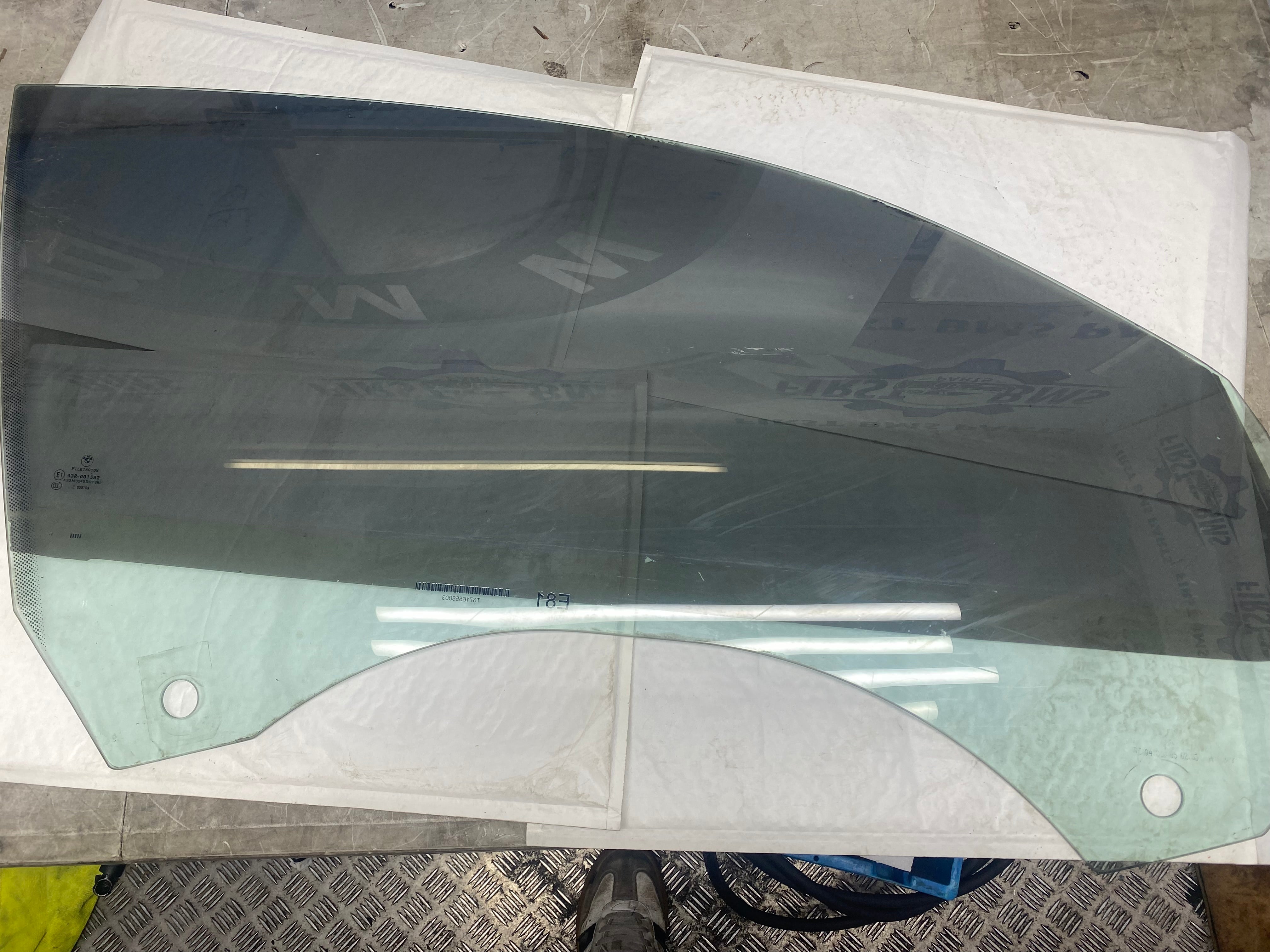 BMW E81 Front Driver Side Window Glass – 2006–2011 (51337165579)