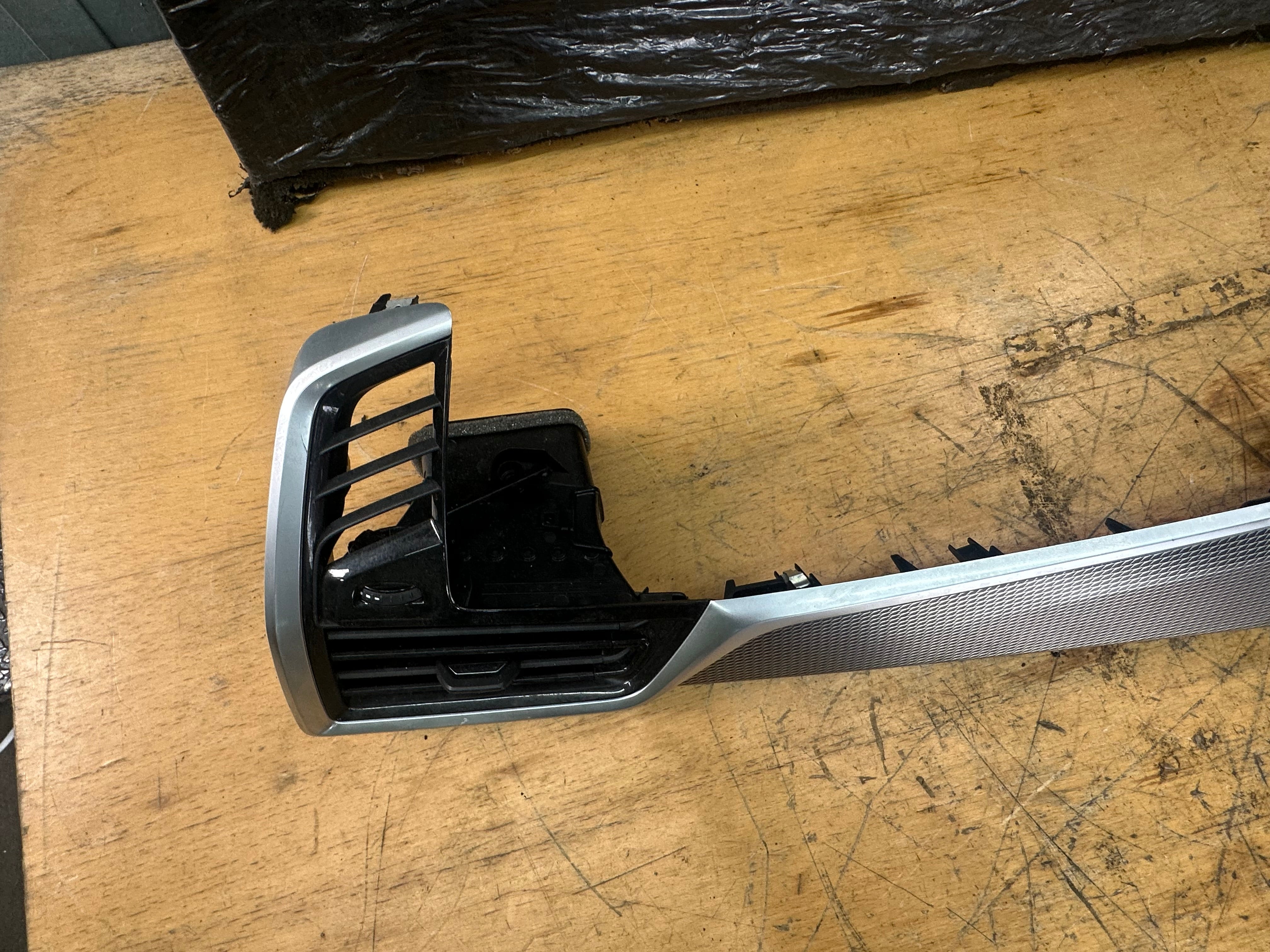 BMW X5 G05 Dashboard Centre Trim & Air Vents (8073203) (9458527)