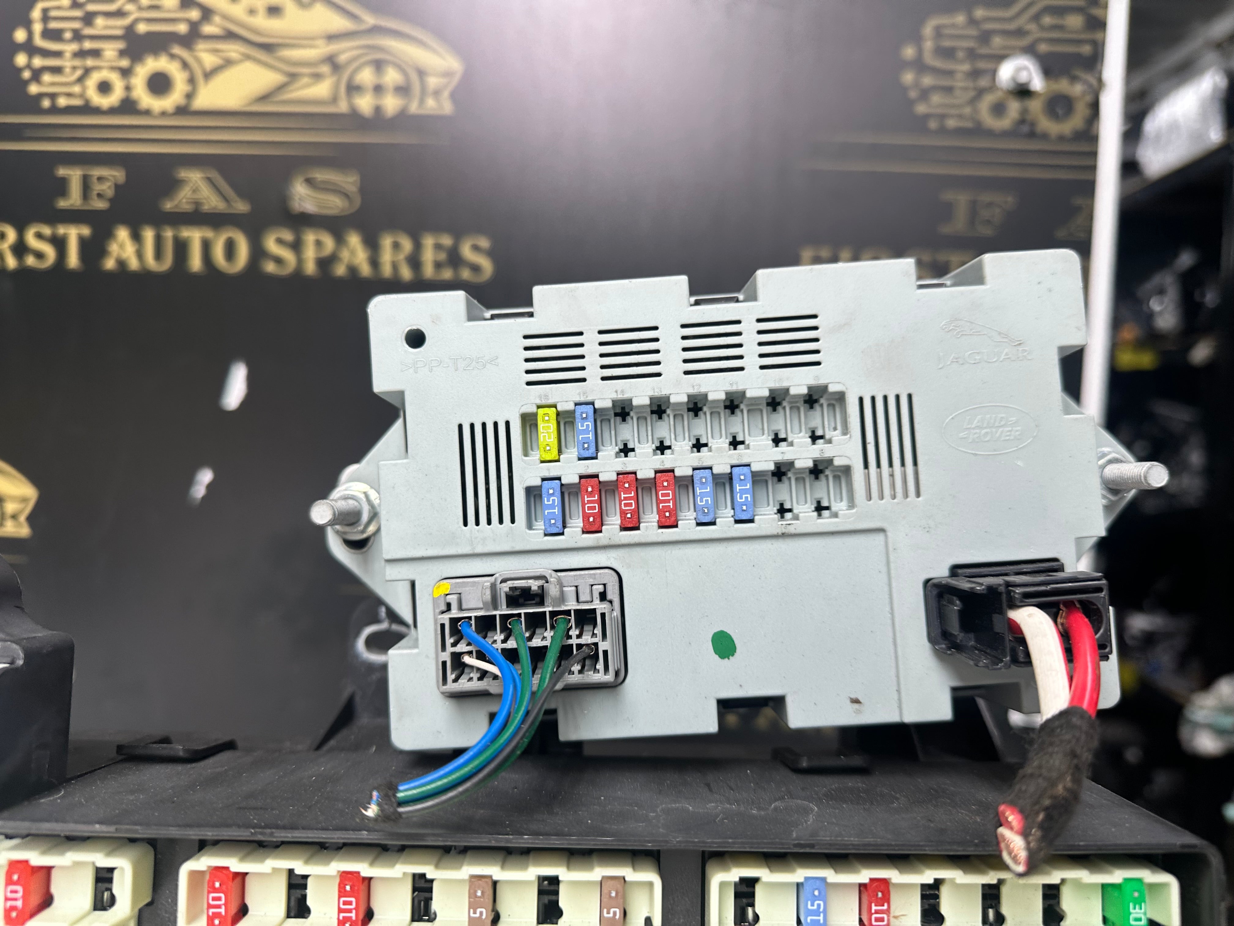 Jaguar XF X260 2.0 Petrol 2018 CCM Fuse Box (GX73-14A067-DB)